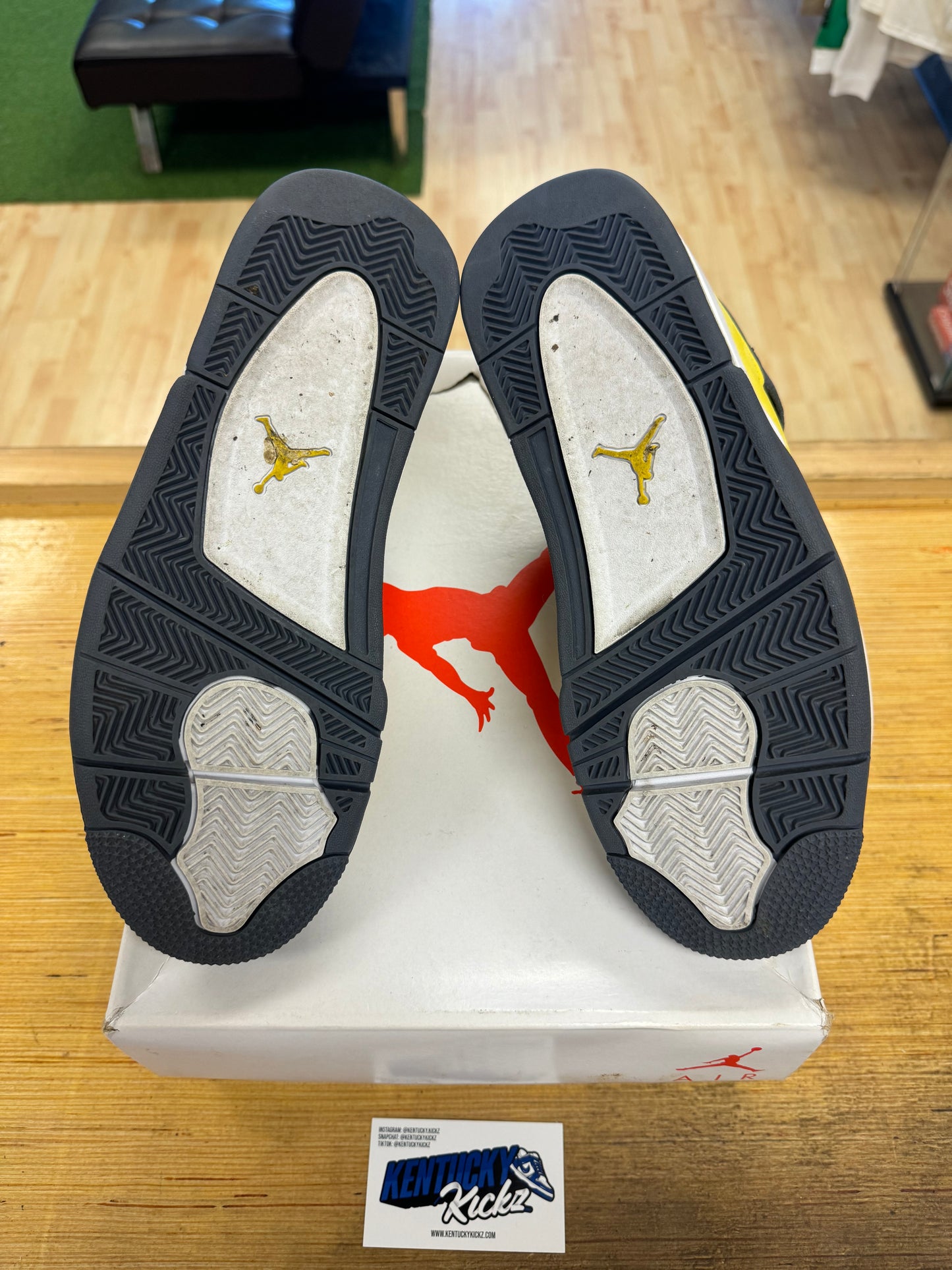 Jordan 4 Retro “Lightning” (Sz 9.5)