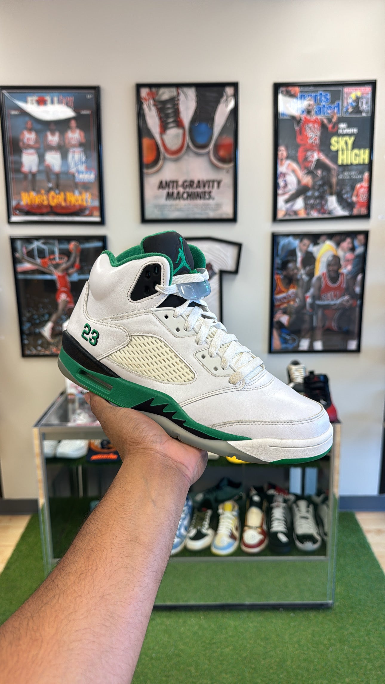 Jordan 5 Retro “Lucky Green” (Sz 11W / 9.5 Men)