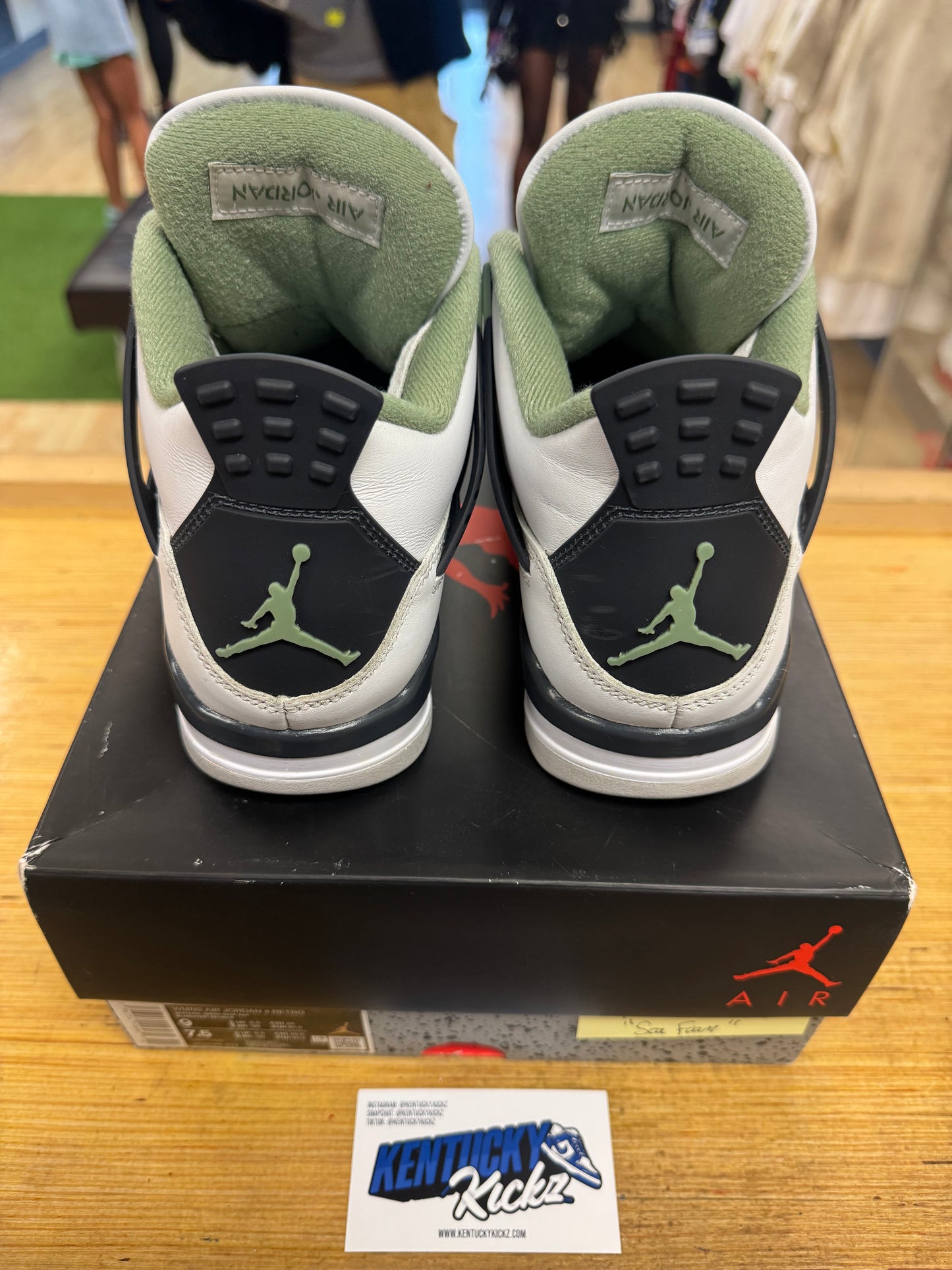 Jordan 4 Retro “Seafoam” (Sz 9W / 7.5 Men)