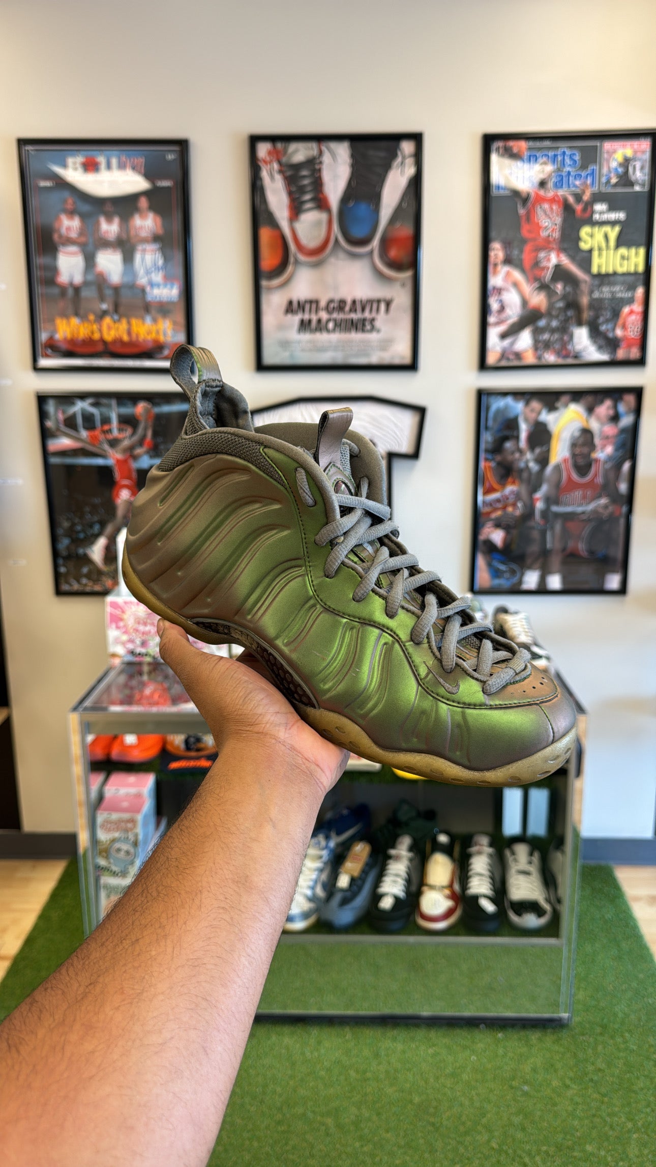 Air Foamposite One “Iridescent” (Sz 12W / 10.5 Men)