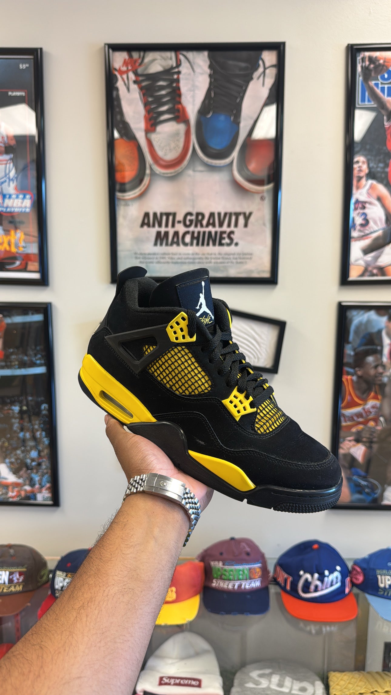 Jordan 4 Retro “Thunder” (Sz 11)