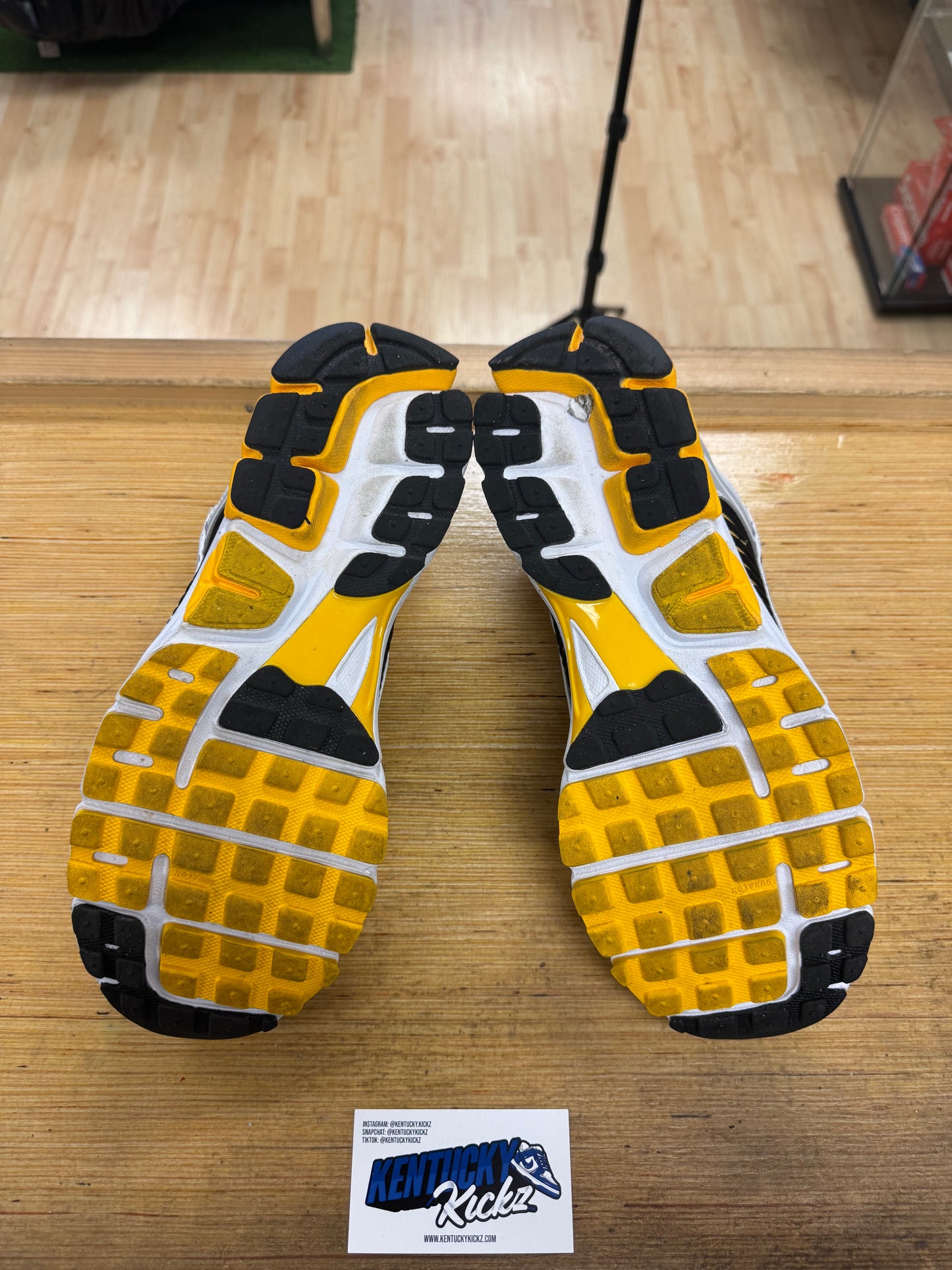 Zoom Vomero 5 “Photon Dust Laser Orange” (Sz 12)