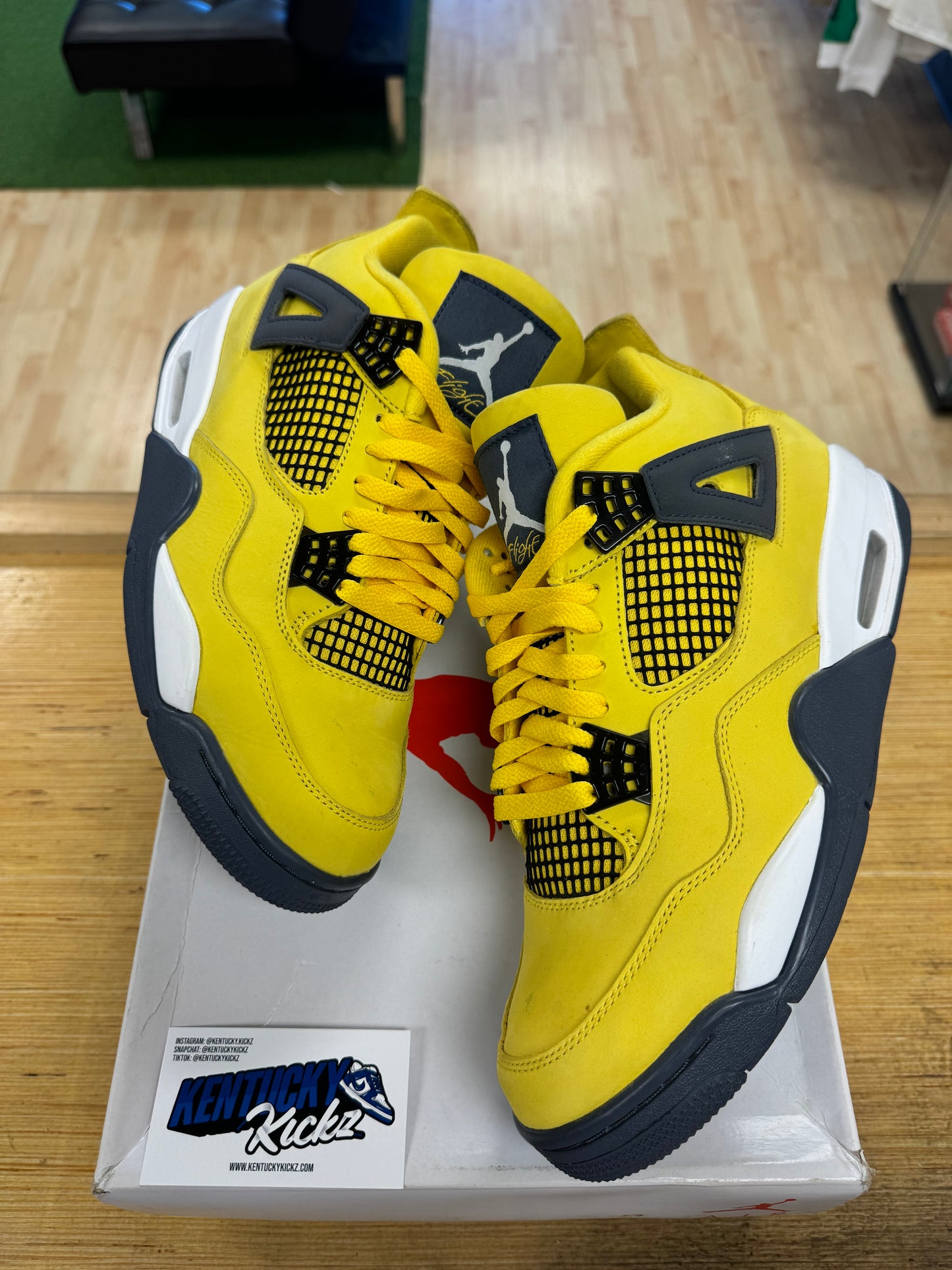 Jordan 4 Retro “Lightning” (Sz 9.5)