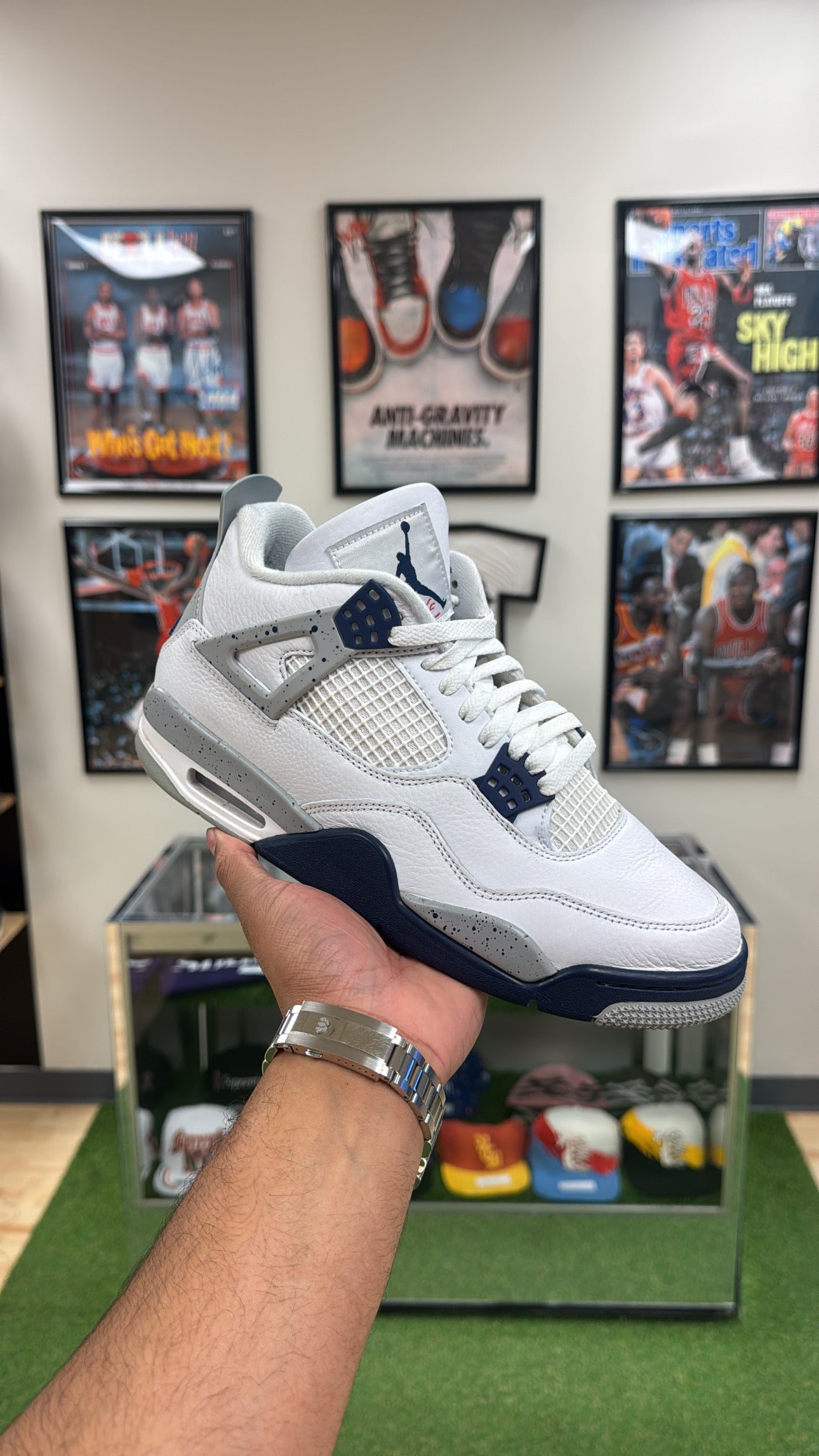Jordan 4 Retro “Midnight Navy” (Sz 9.5)