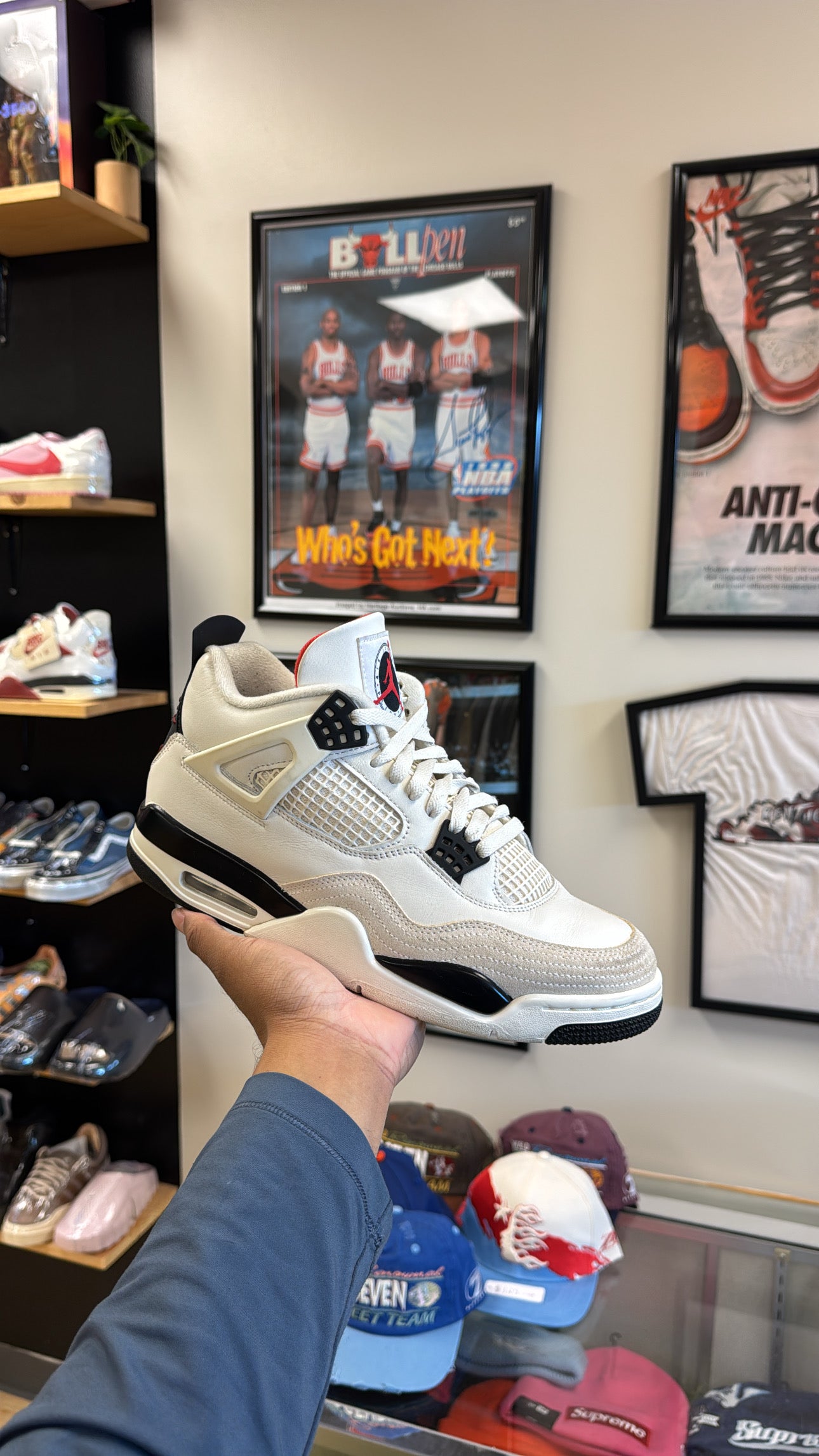 Jordan 4 Retro “Flight Club” (Sz 10)