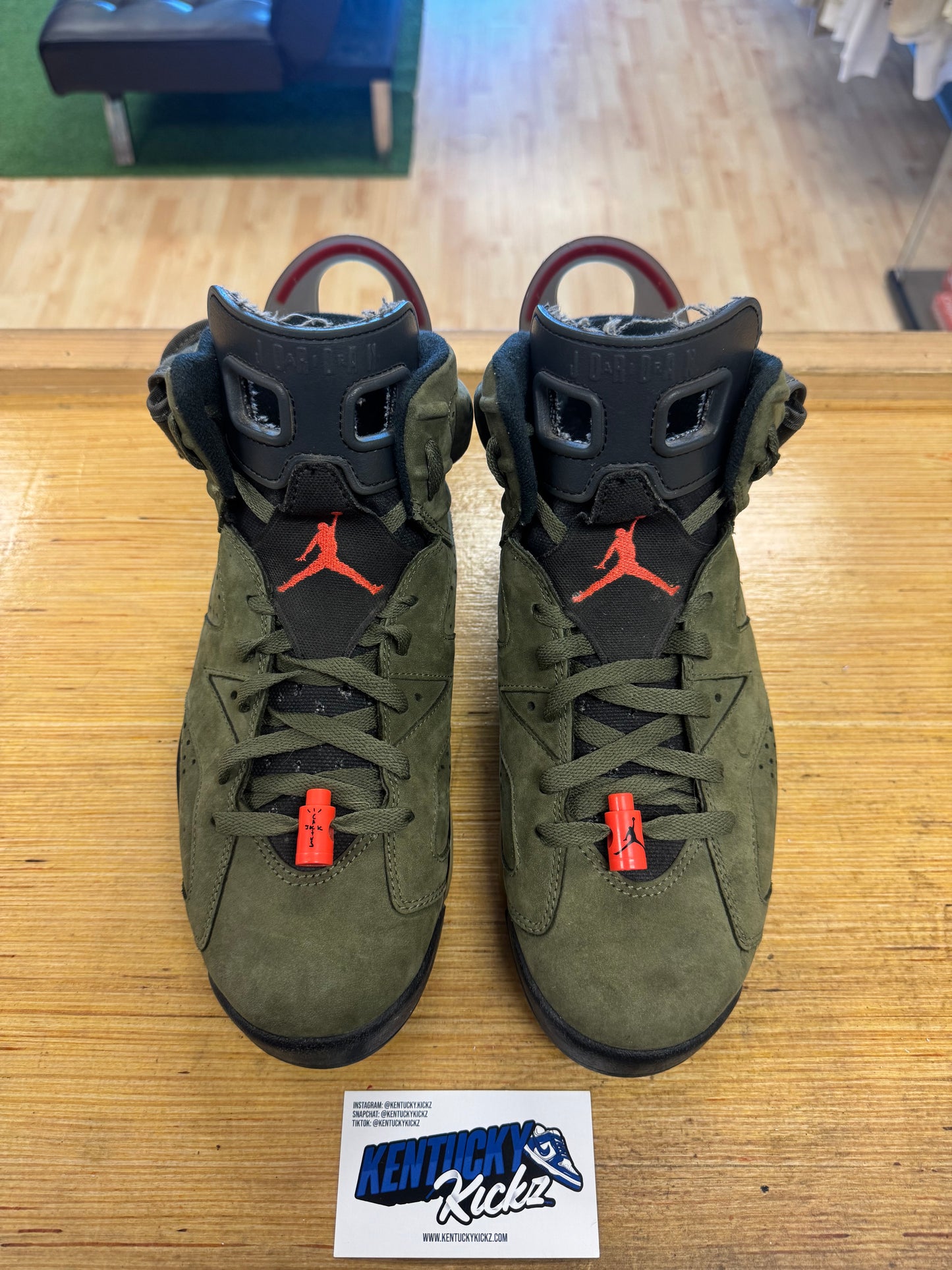 Jordan 6 Retro “Travis Scott” (Sz 10)