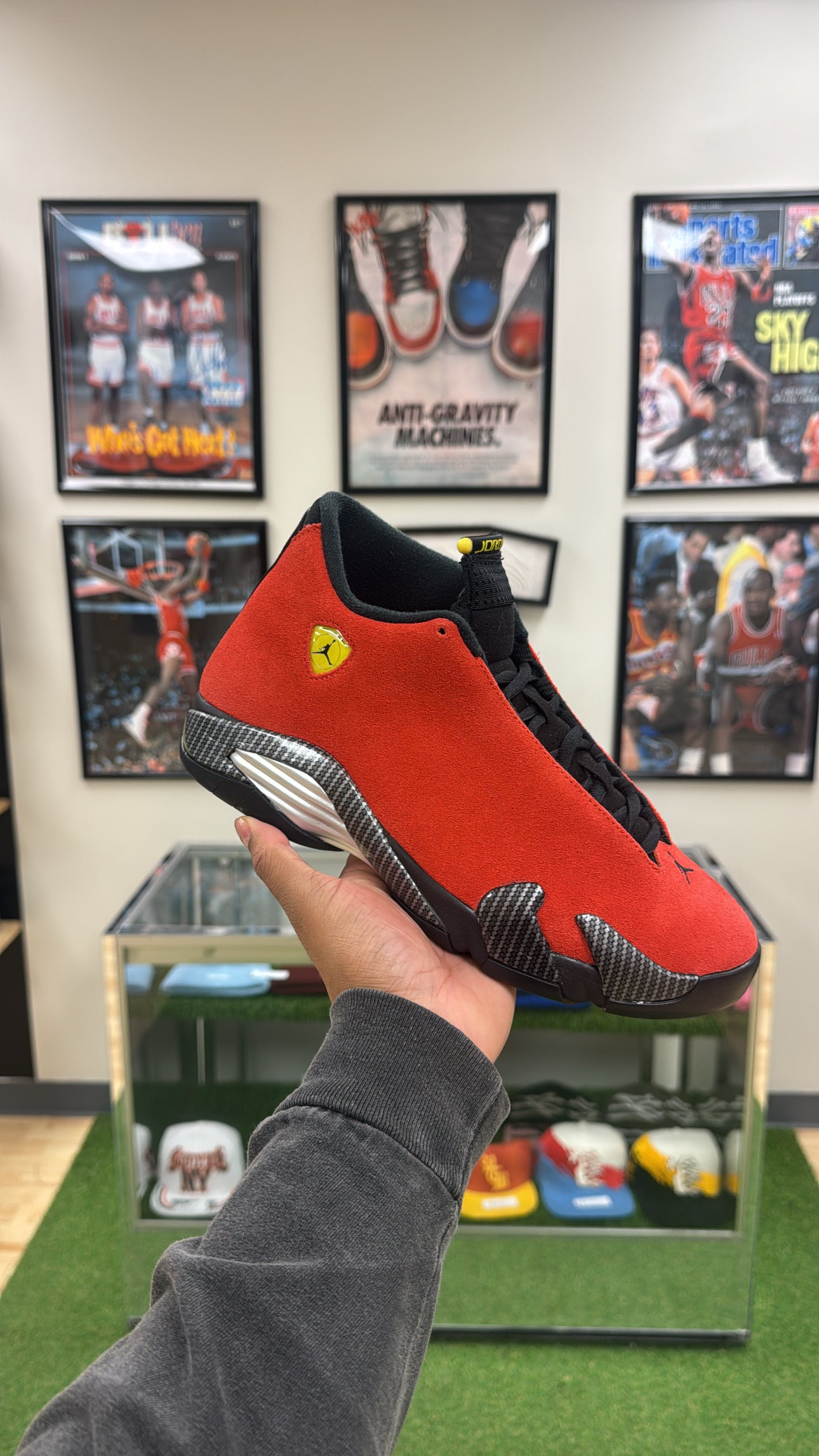 Jordan 14 Retro “Ferrari” 2025 (Sz 8.5)