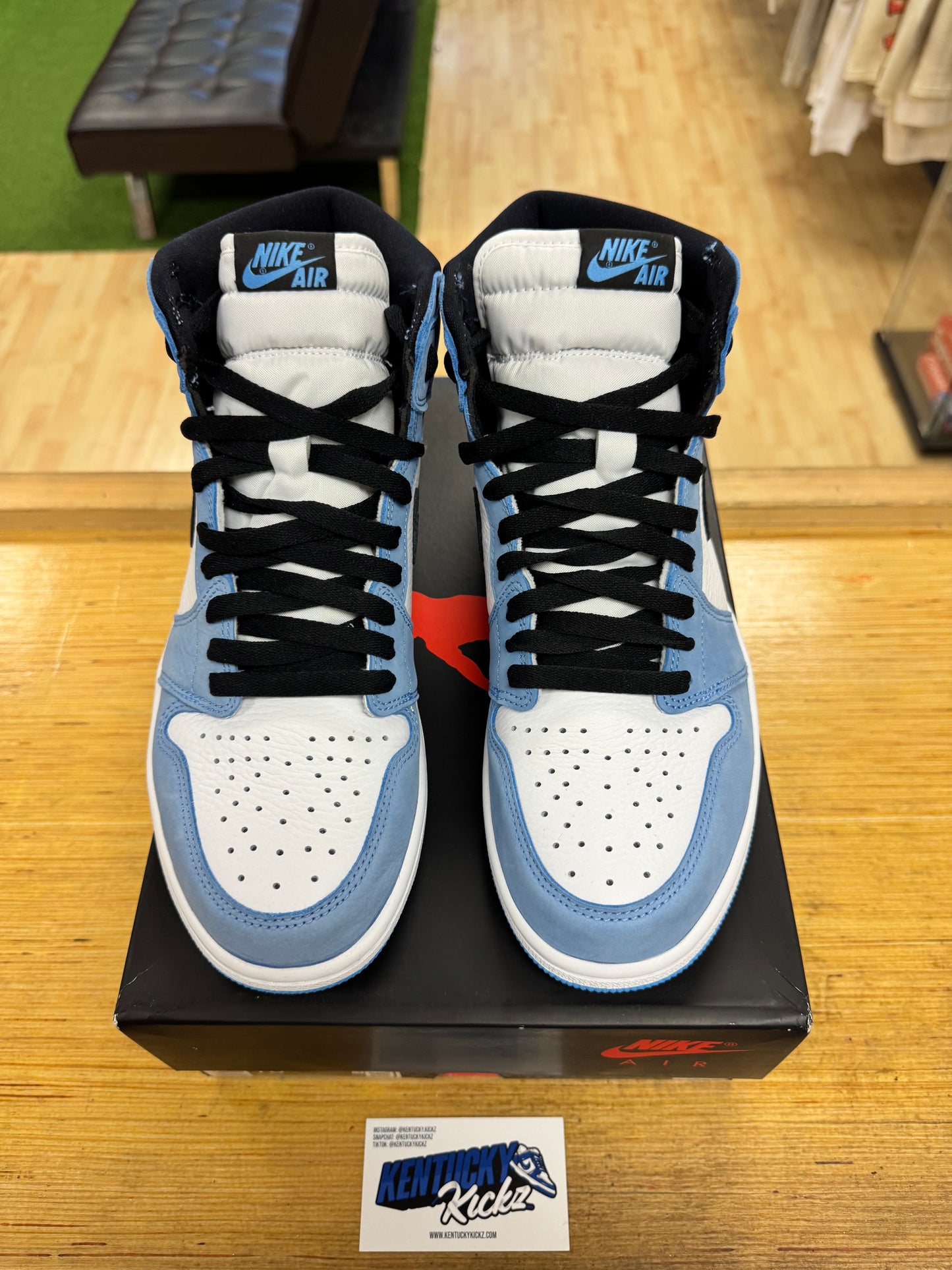 Jordan 1 Retro “University Blue” (Sz 10.5)
