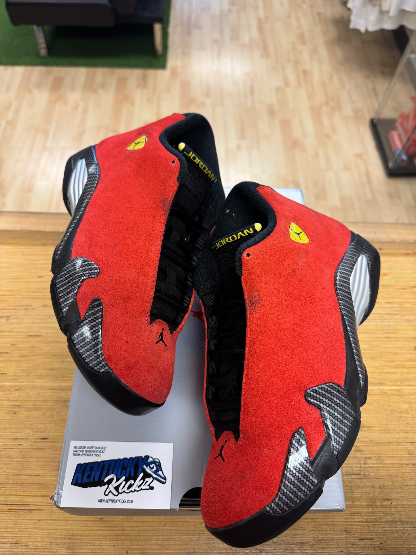 Jordan 14 Retro “Ferrari” 2025 (Sz 8.5)
