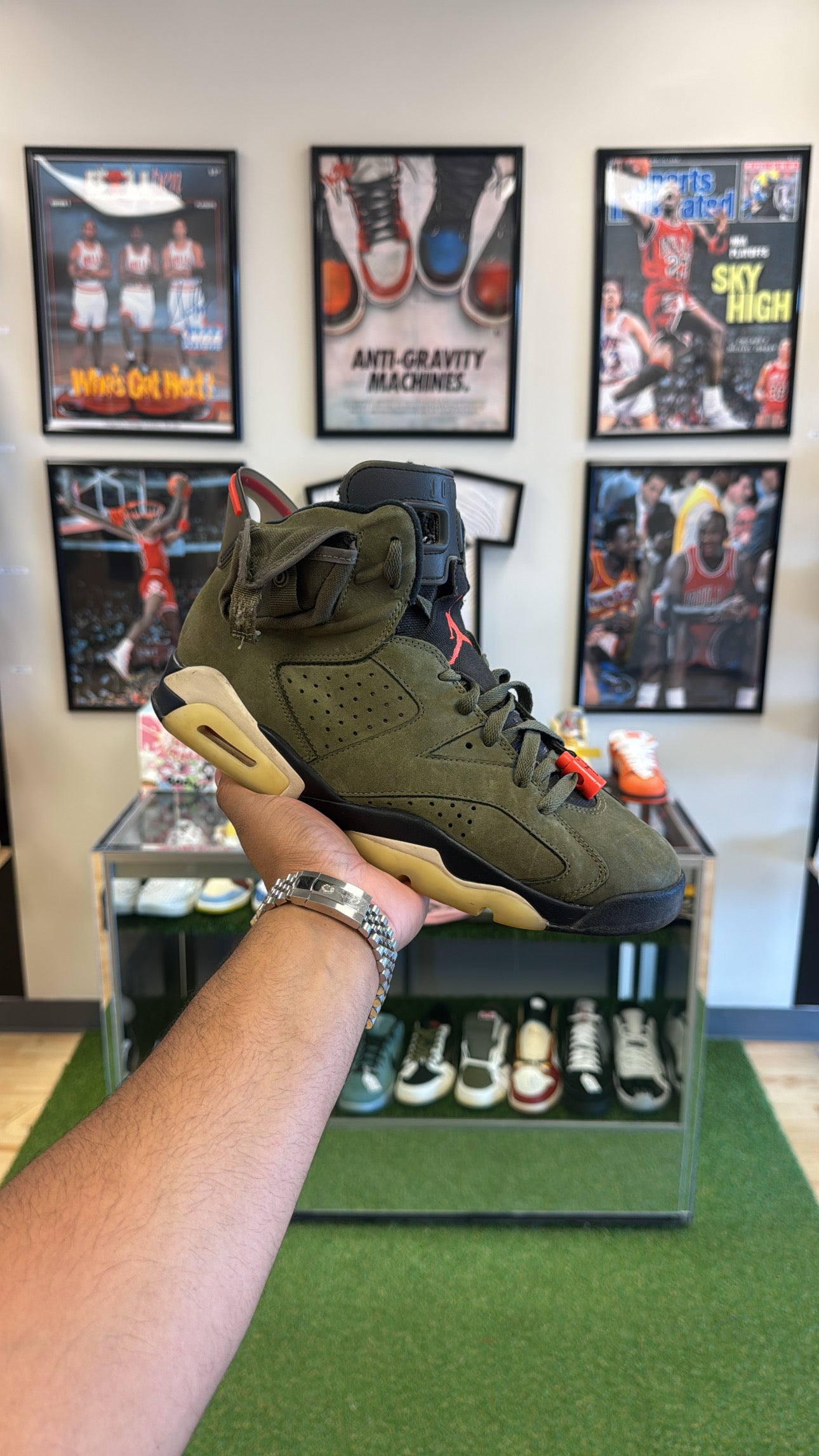 Jordan 6 Retro “Travis Scott” (Sz 10)