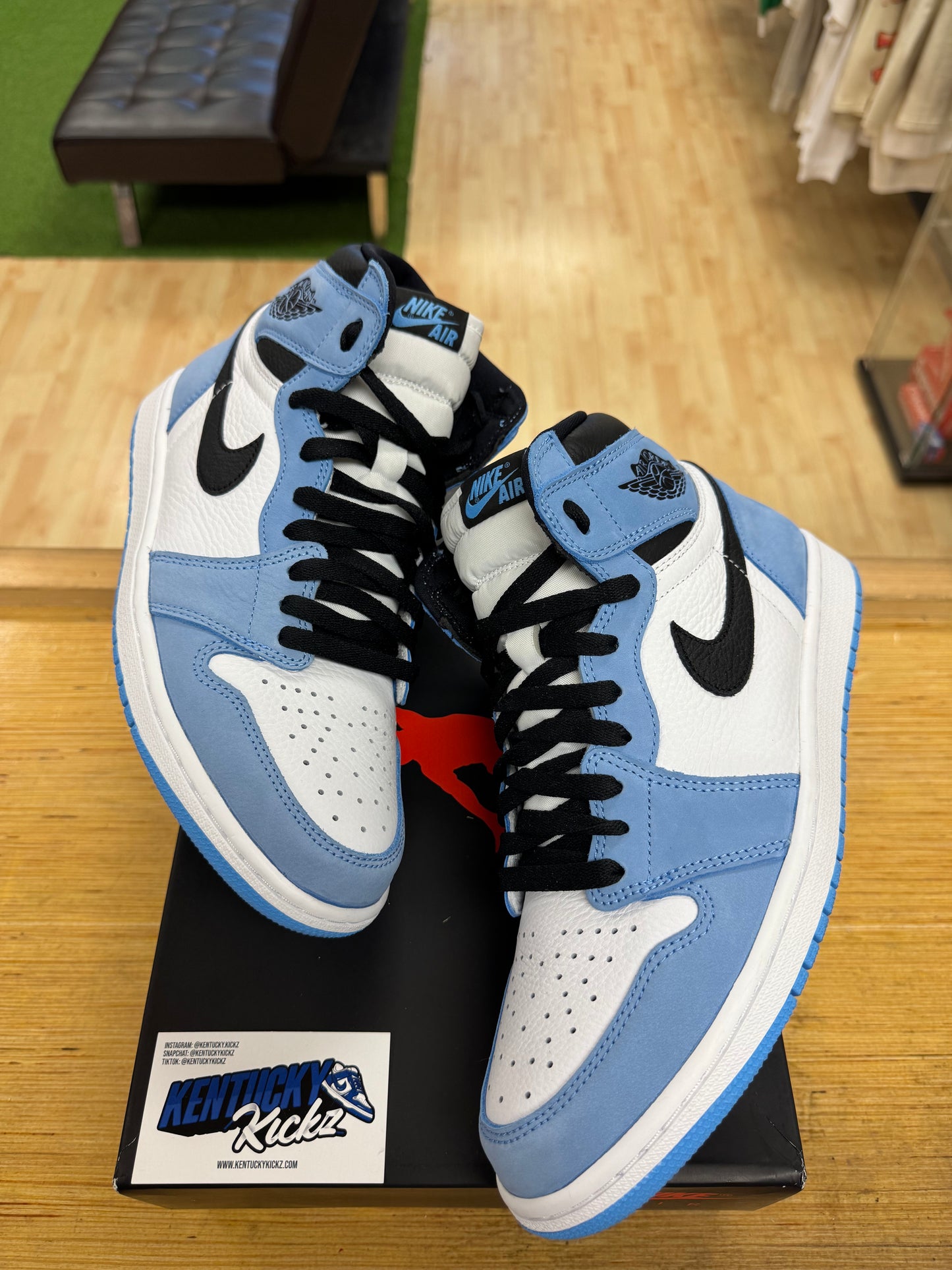 Jordan 1 Retro “University Blue” (Sz 10.5)