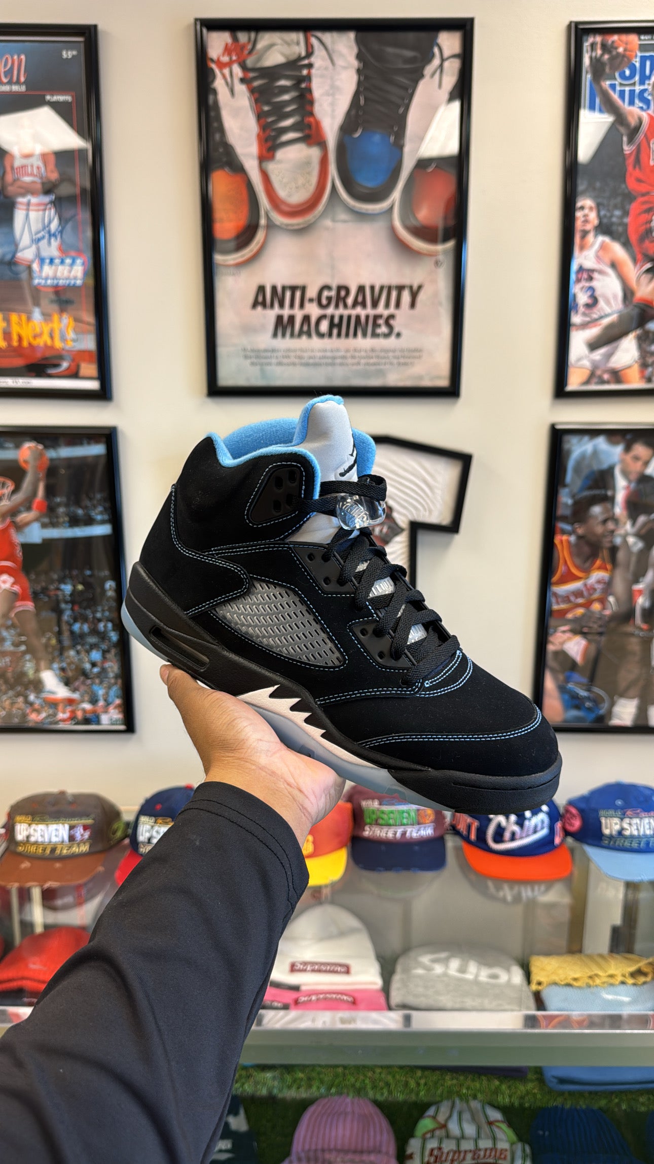 Jordan 5 Retro “Black University Blue” 2026 (Sz 10.5)