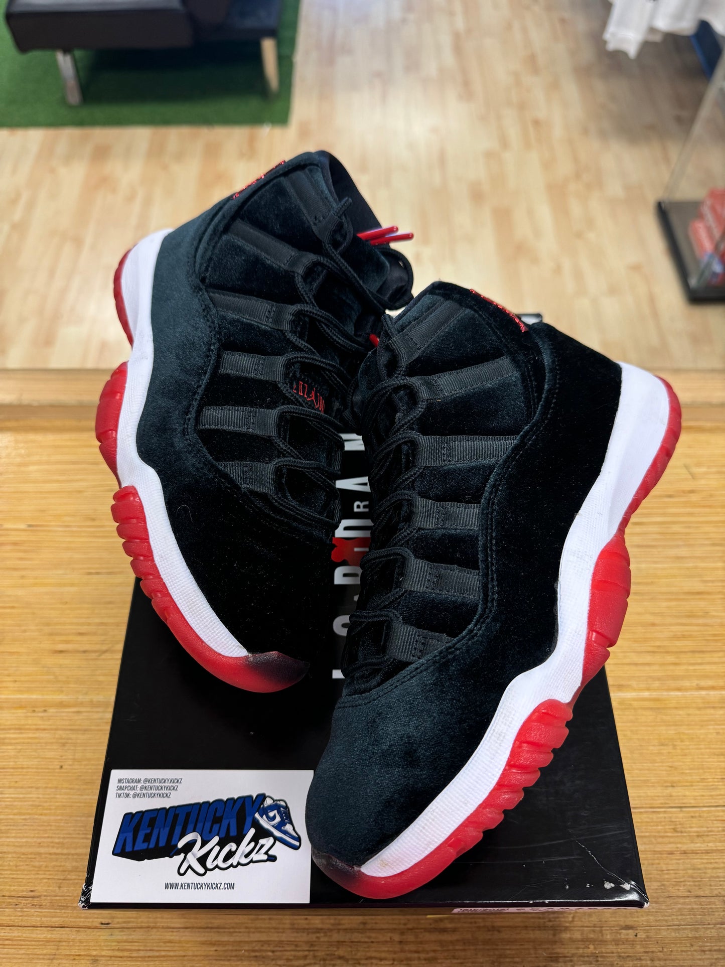 Jordan 11 Retro “Bred Velvet” (Sz 7W / 5.5Y)