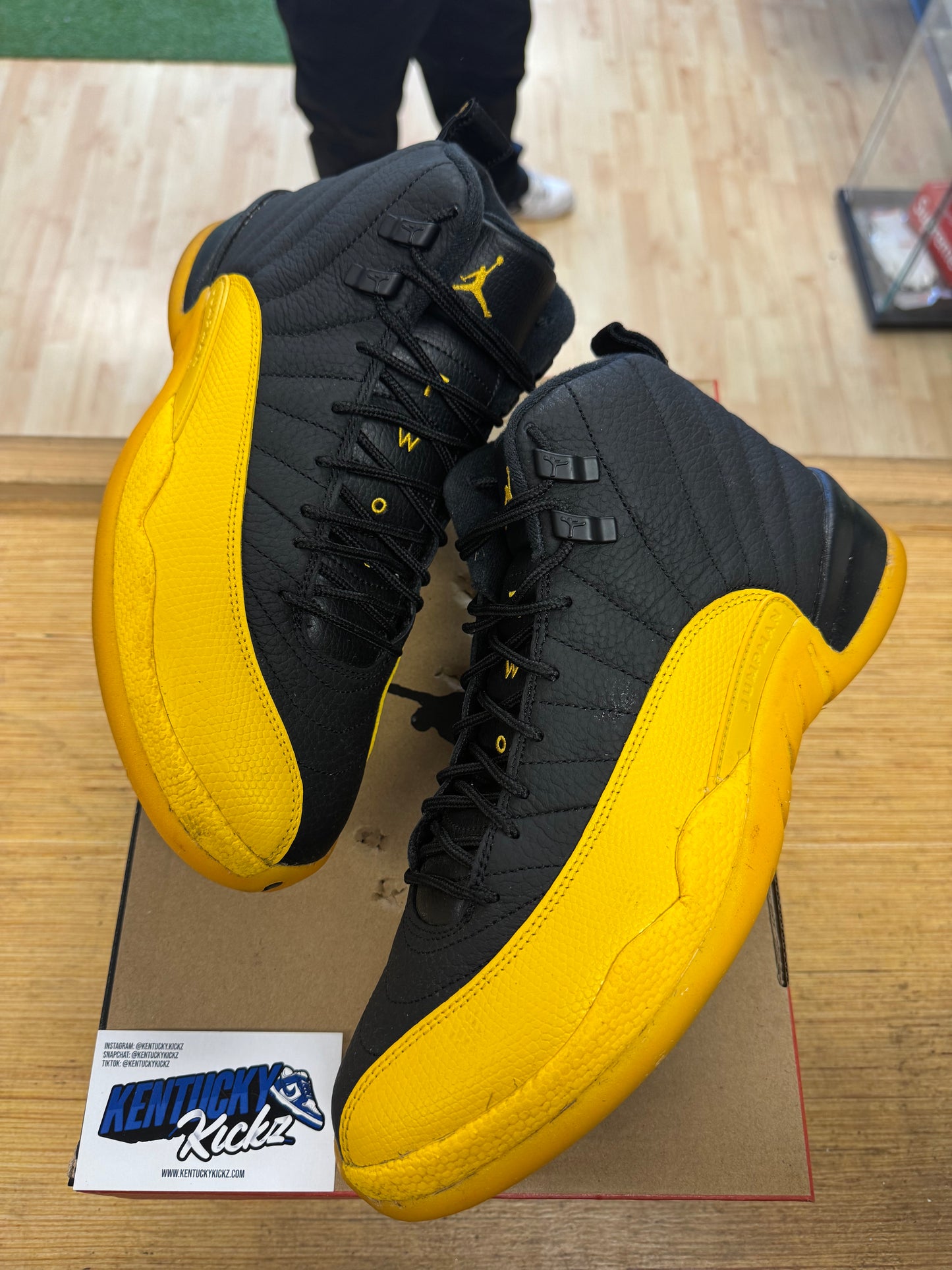 Jordan 12 Retro “University Gold” (Sz 10)