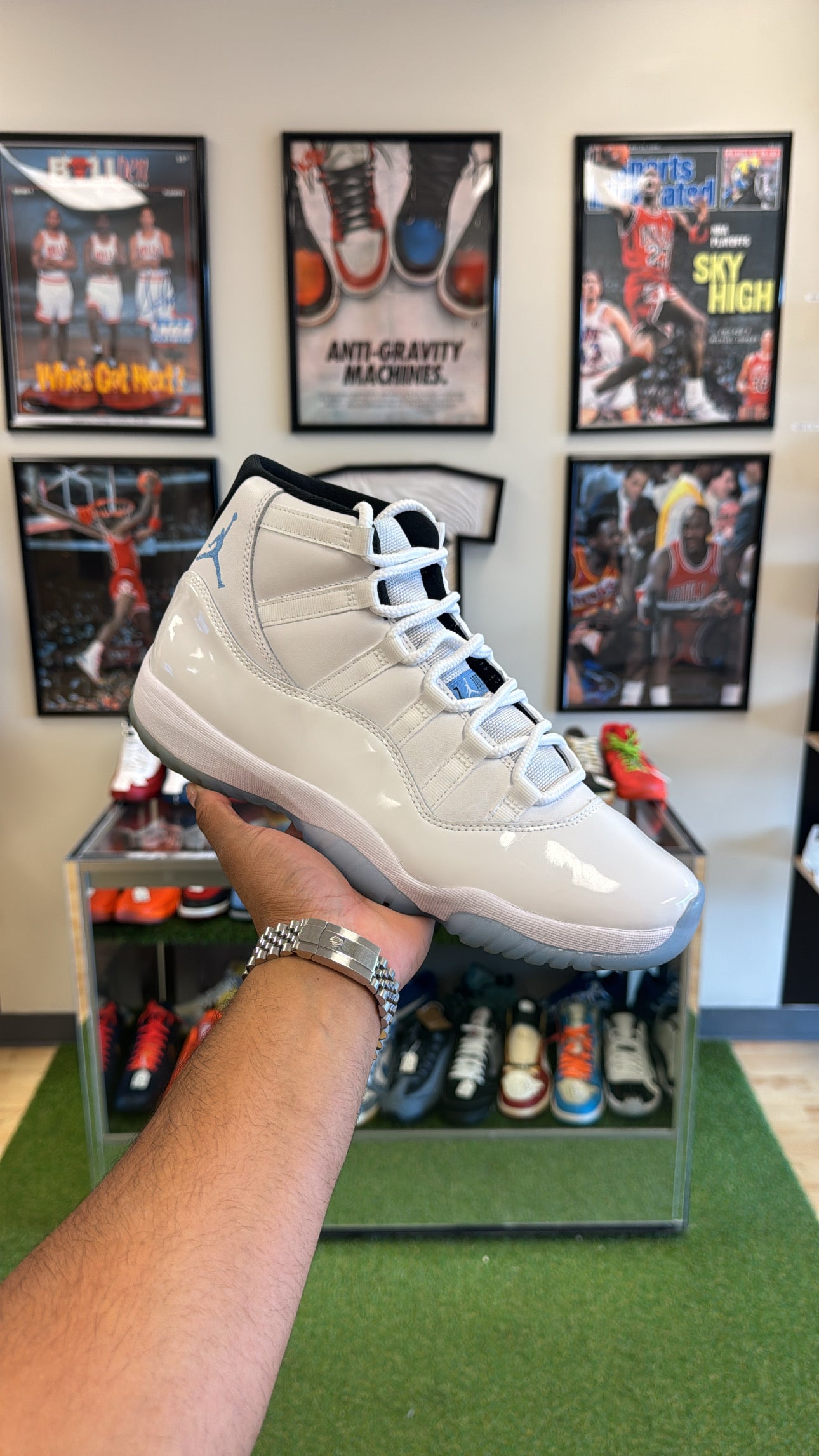 Jordan 11 Retro “Legend Blue” (Sz 10.5)