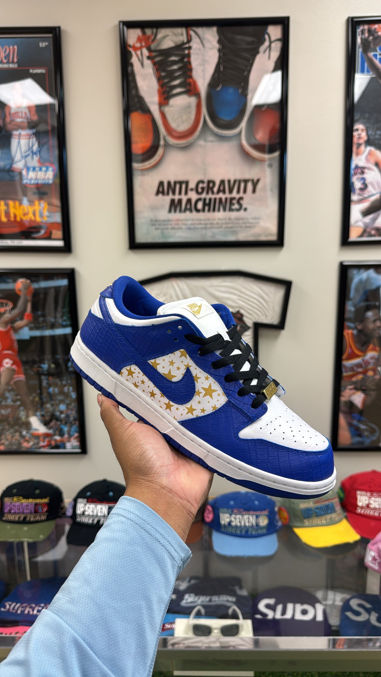 SB Dunk Low “Supreme Stars Hyper Royal” (Sz 9.5)