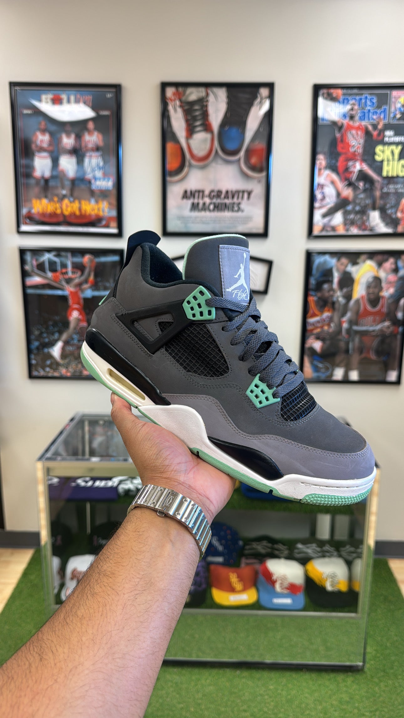 Jordan 4 Retro “Green Glow” (Sz 11)