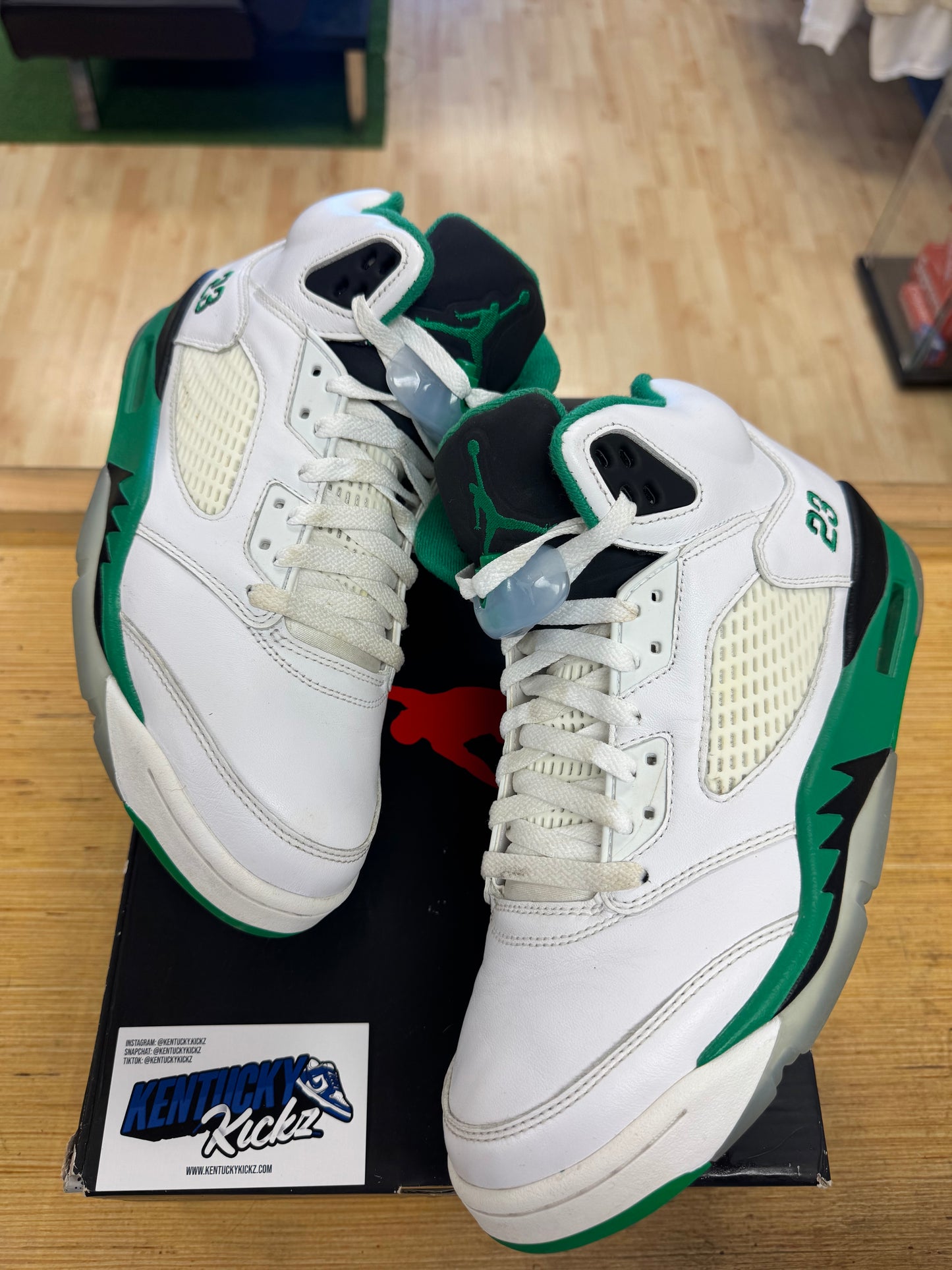 Jordan 5 Retro “Lucky Green” (Sz 11W / 9.5 Men)