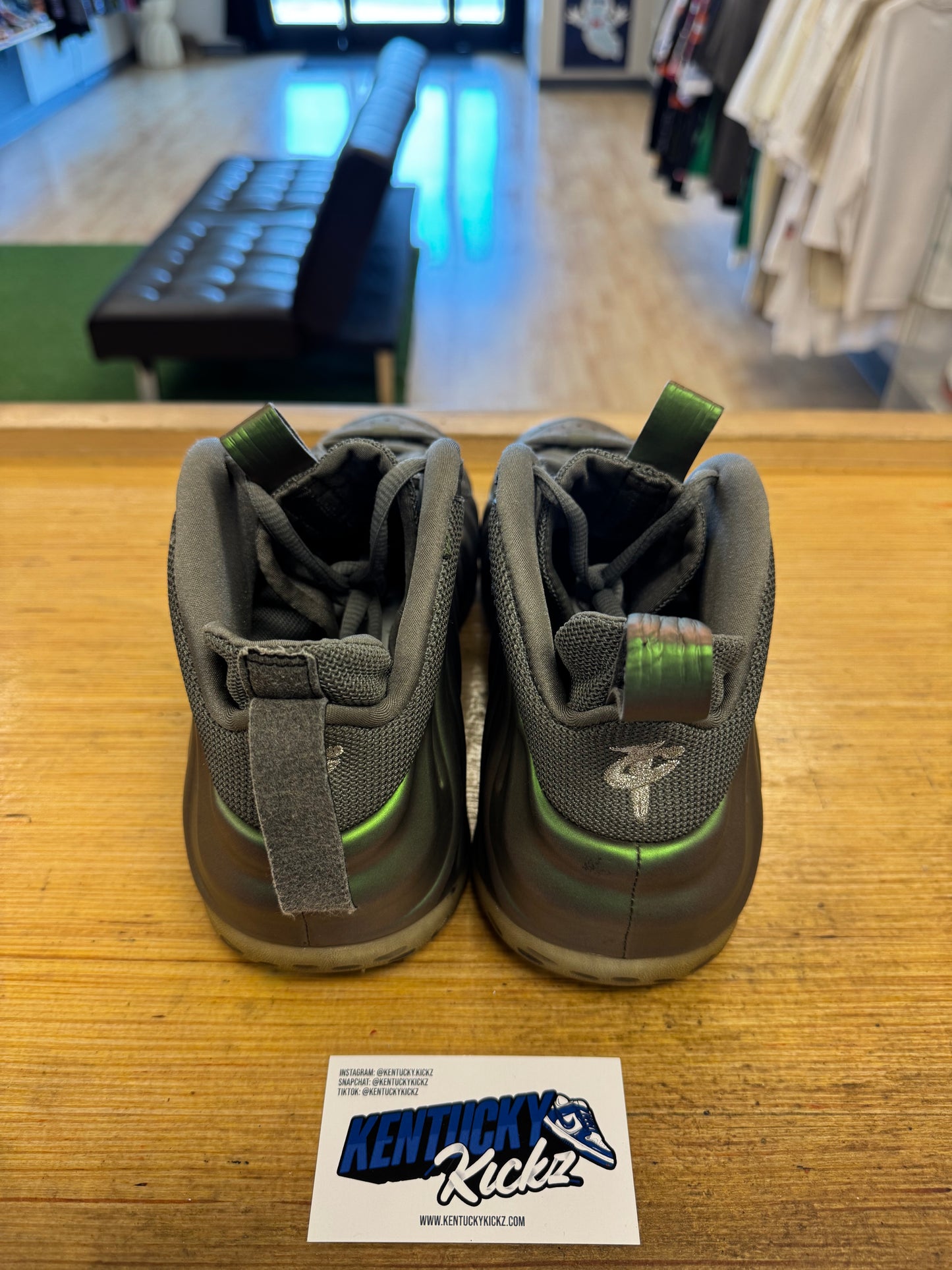 Air Foamposite One “Iridescent” (Sz 12W / 10.5 Men)