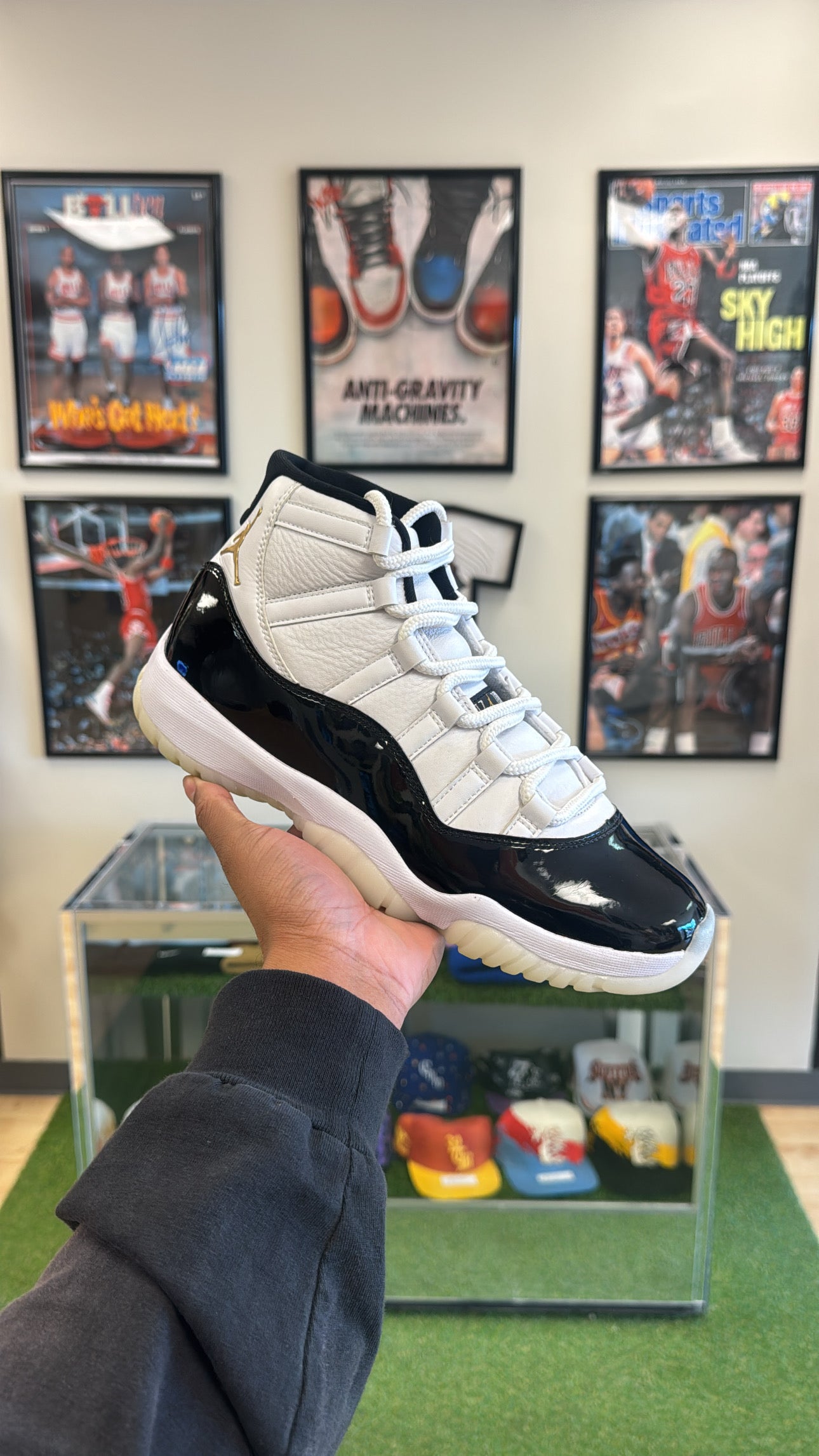 Jordan 11 Retro “Gratitude” (Sz 9)