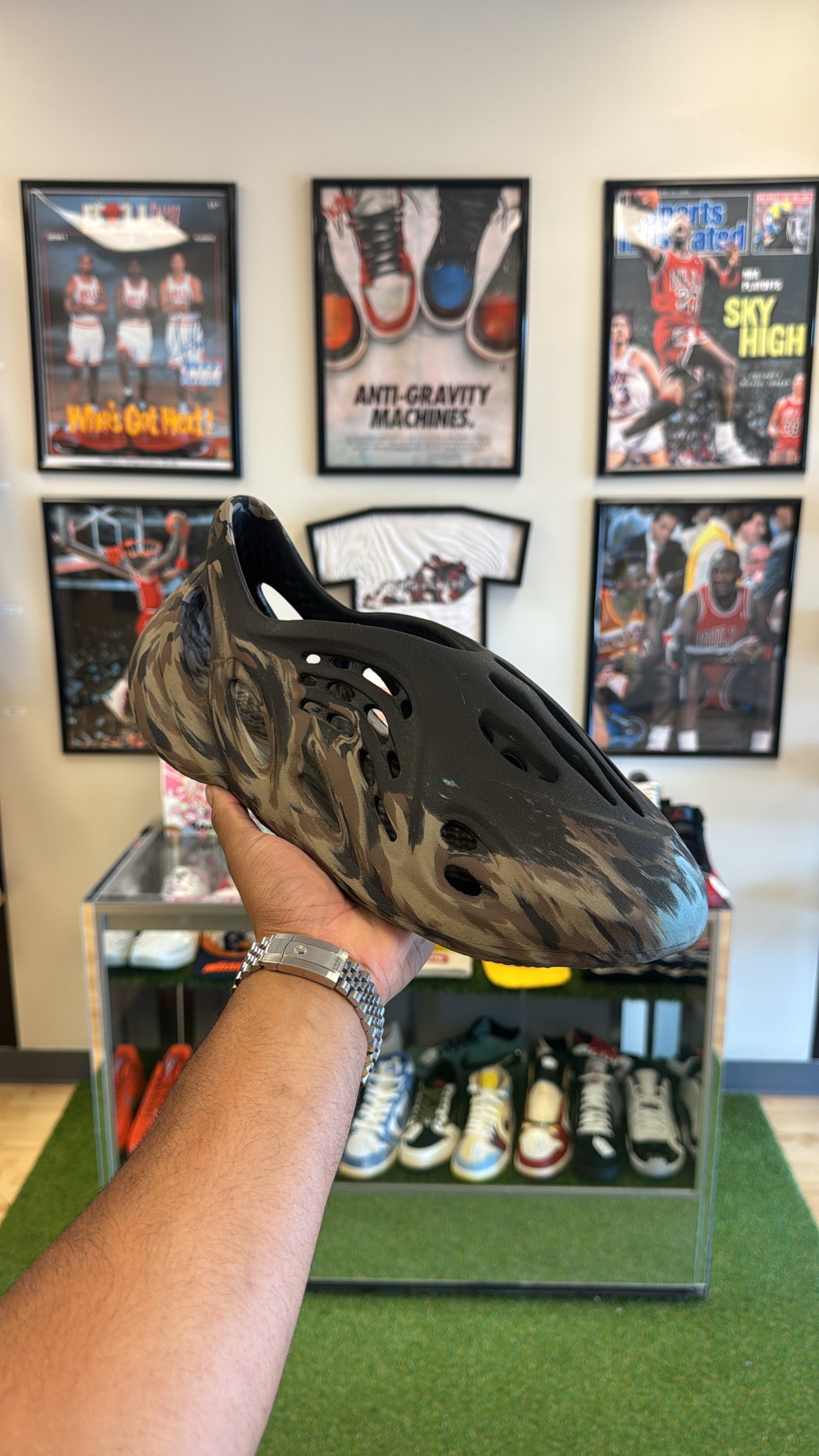 Yeezy Foam RNR “Mx Cinder” (Sz 15)
