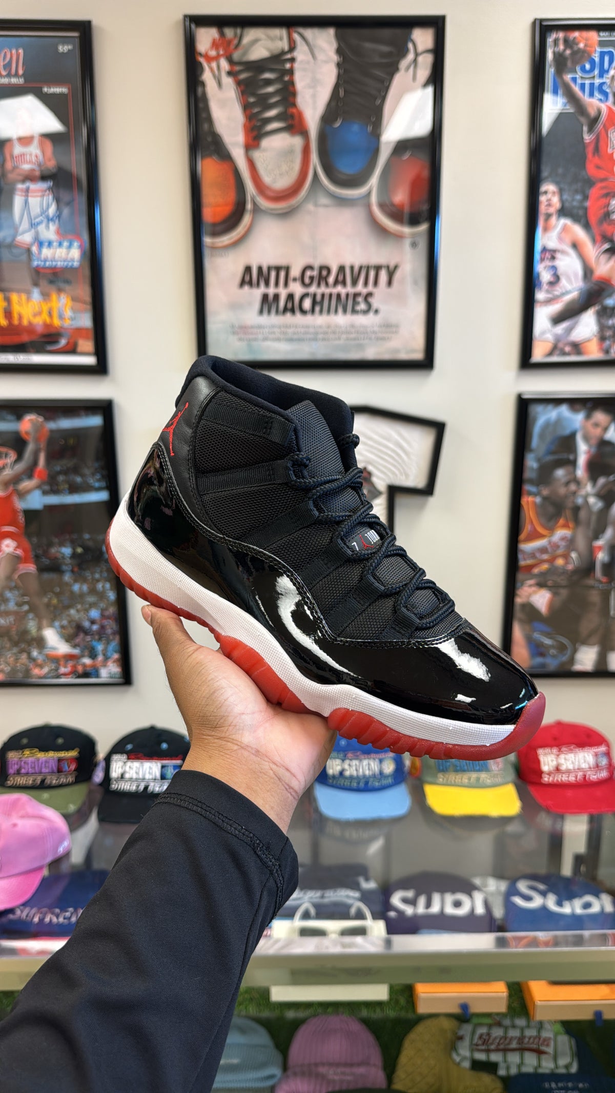 Jordan 11 Retro “Playoffs Bred” 2019 (Sz 8.5)