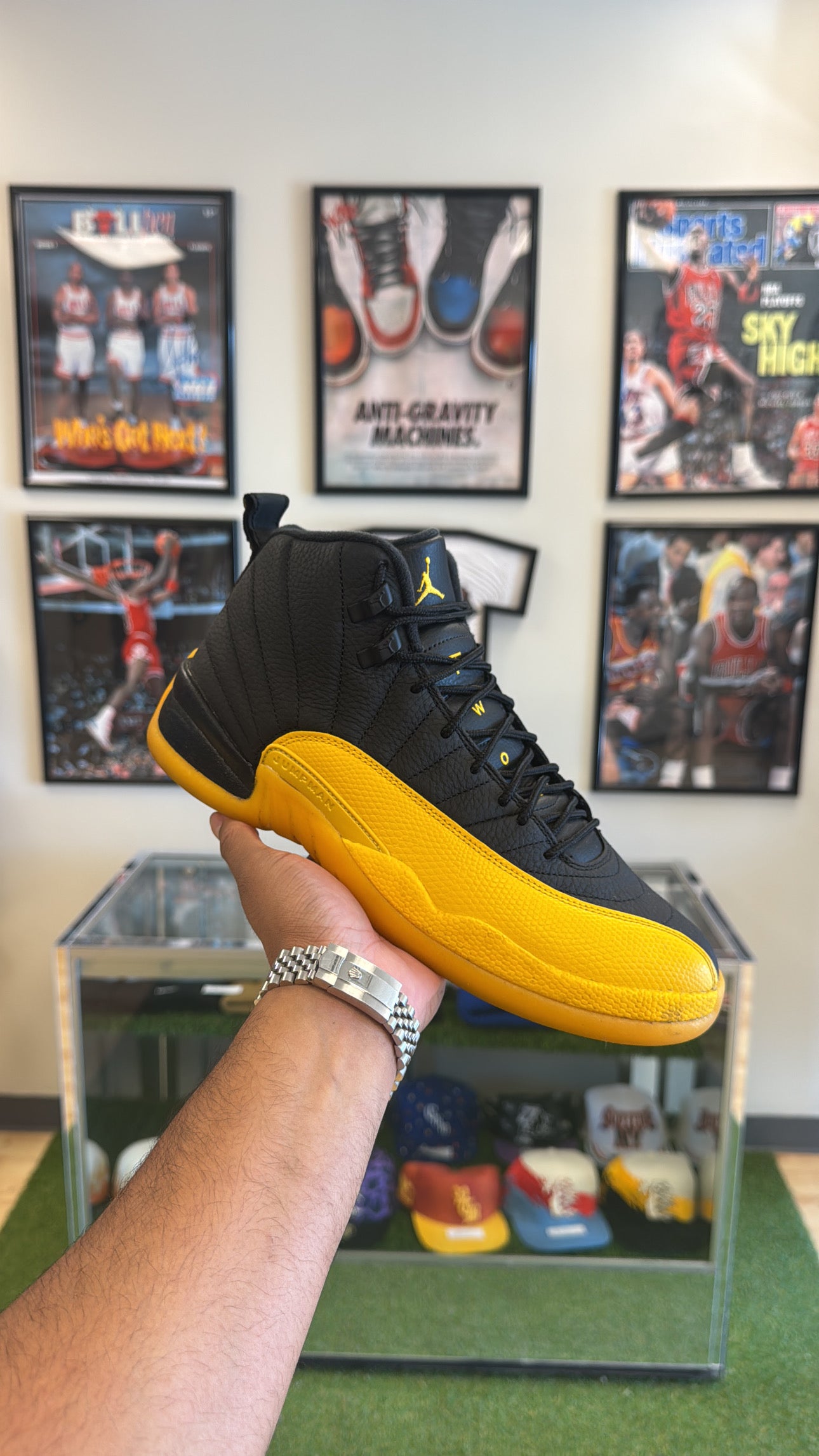 Jordan 12 Retro “University Gold” (Sz 10)