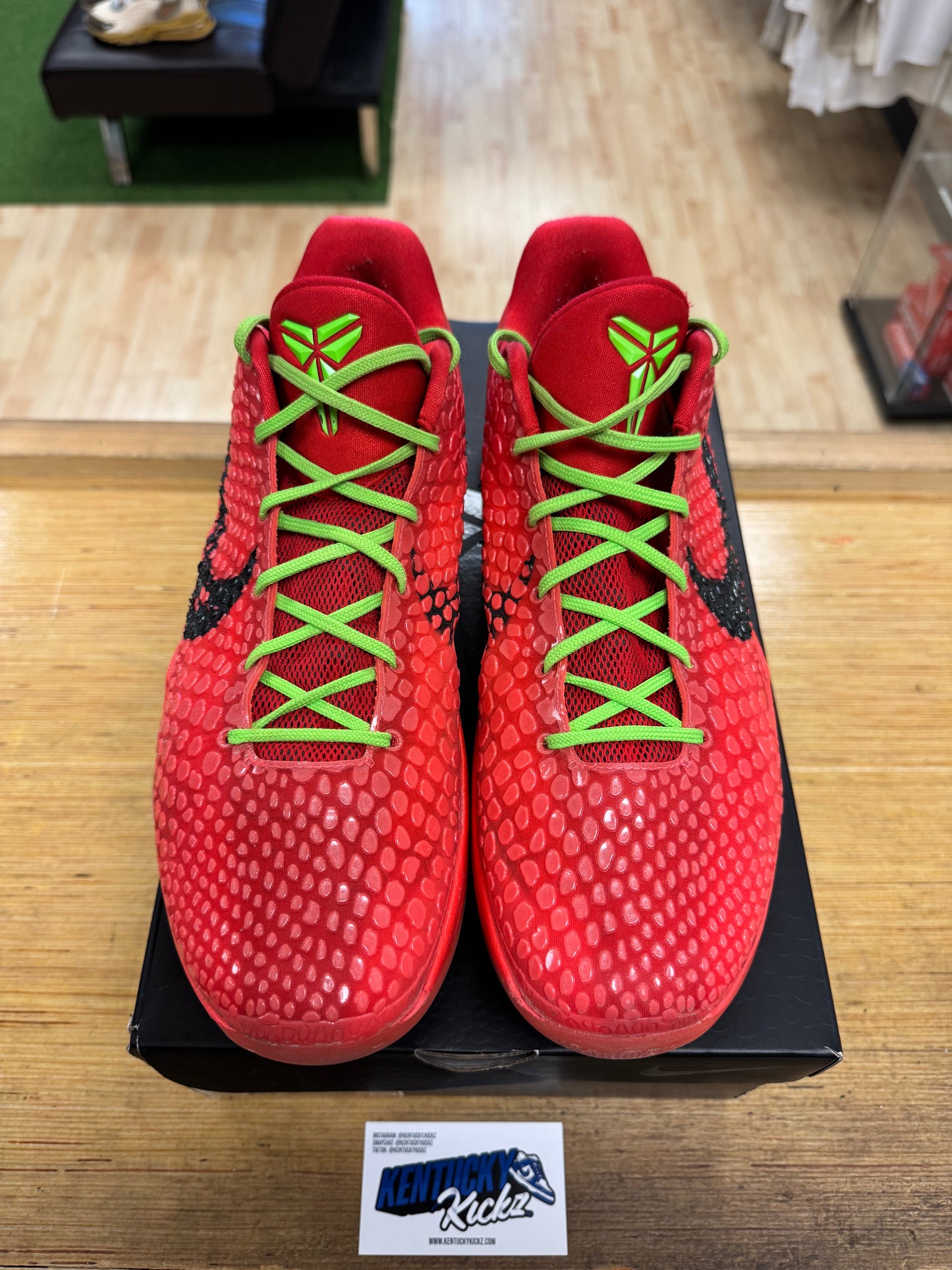 Kobe 6 Protro “Reverse Grinch” (Sz 13)