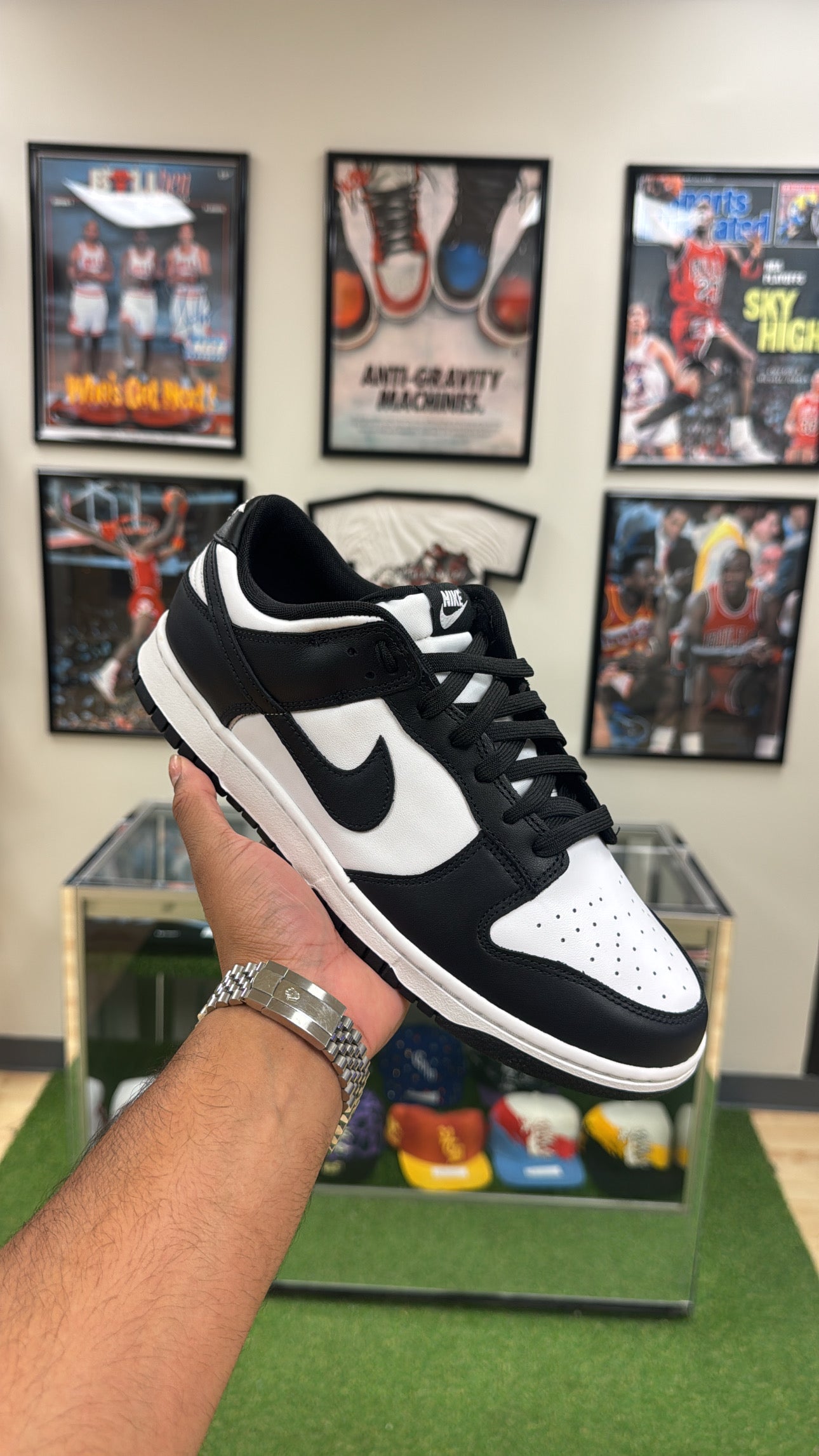 Dunk Low “Panda” (Sz 10.5)