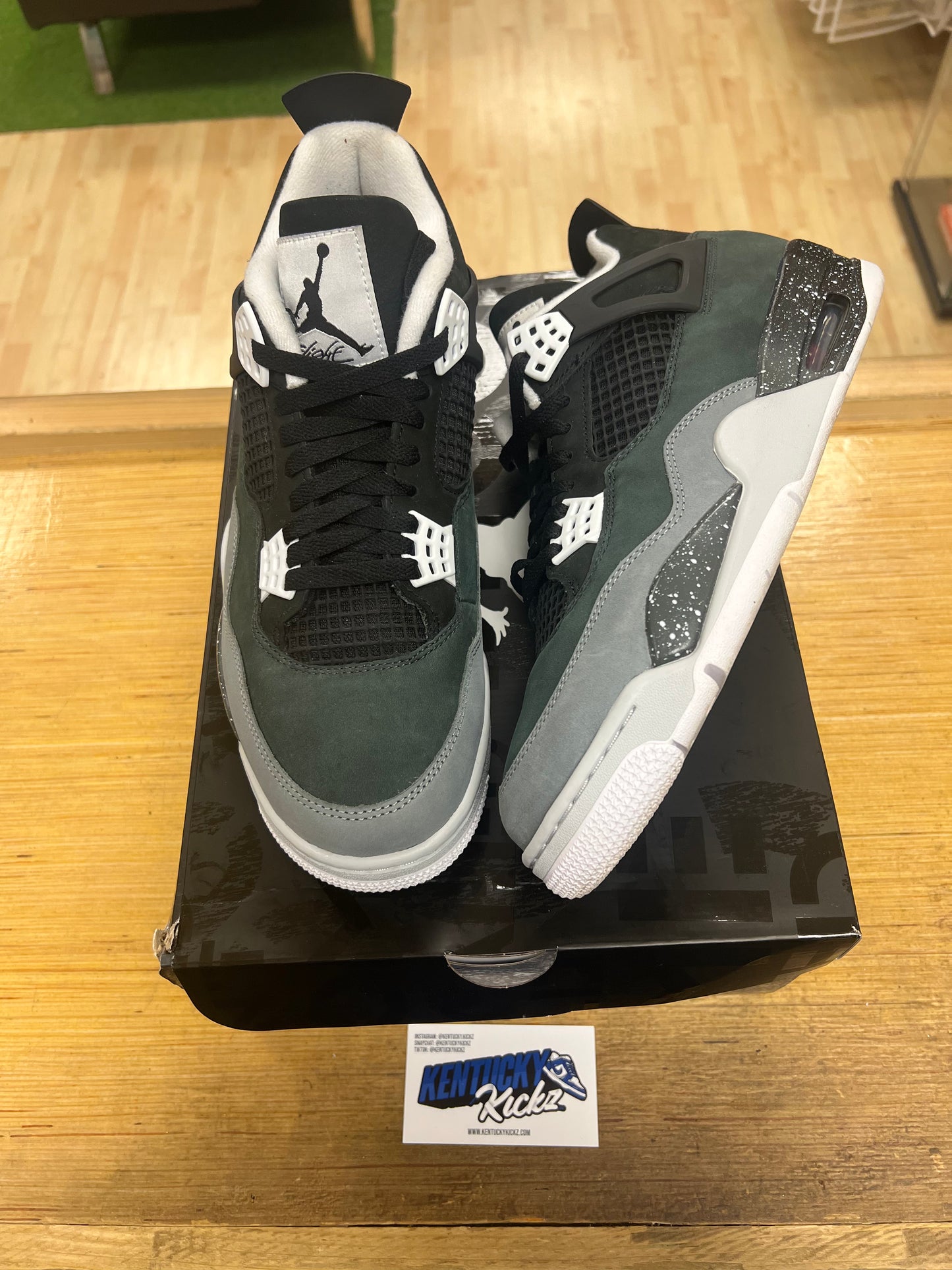 Jordan 4 Retro “Fear” (Sz 11)