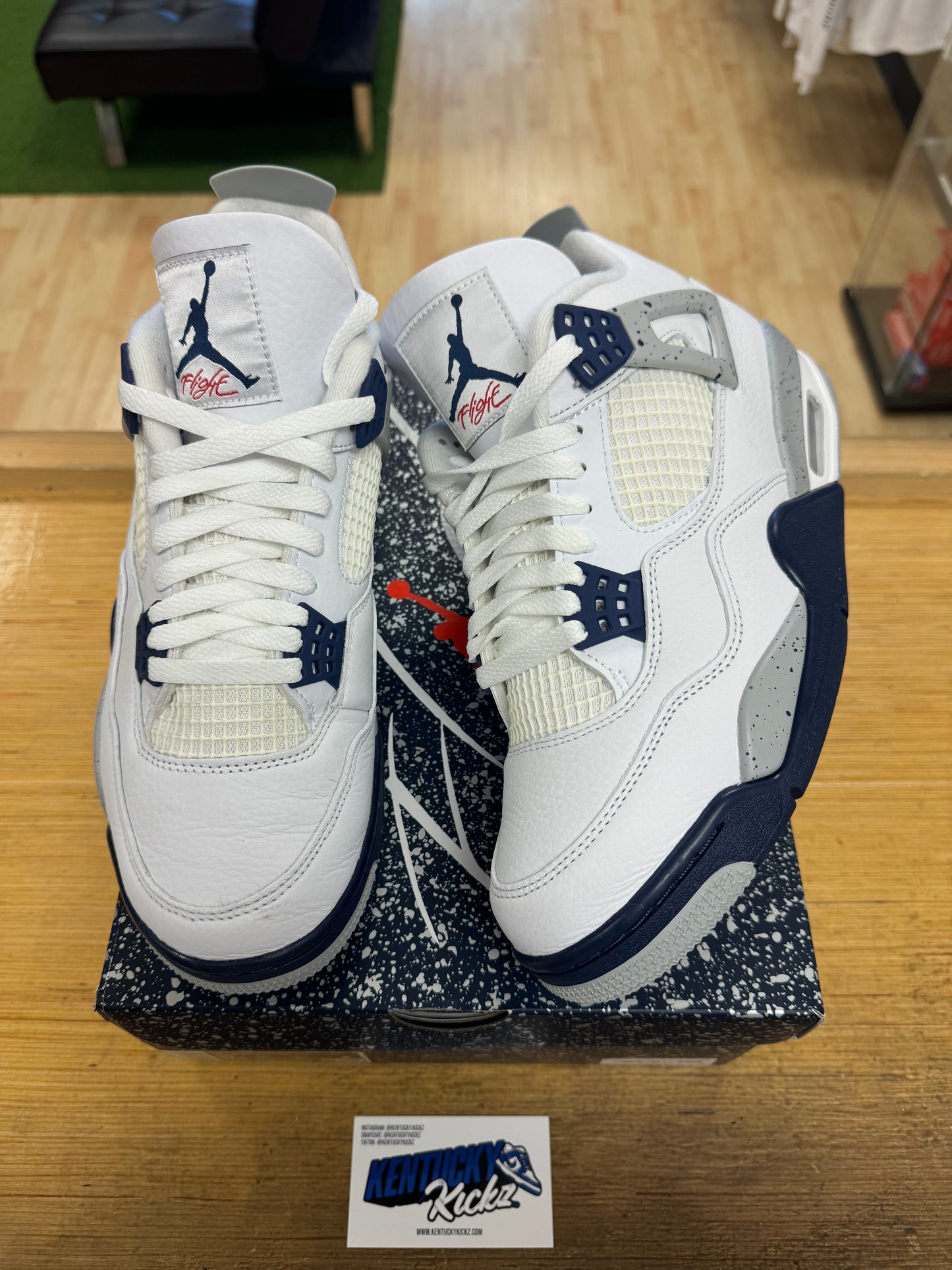 Jordan 4 Retro “Midnight Navy” (Sz 10)