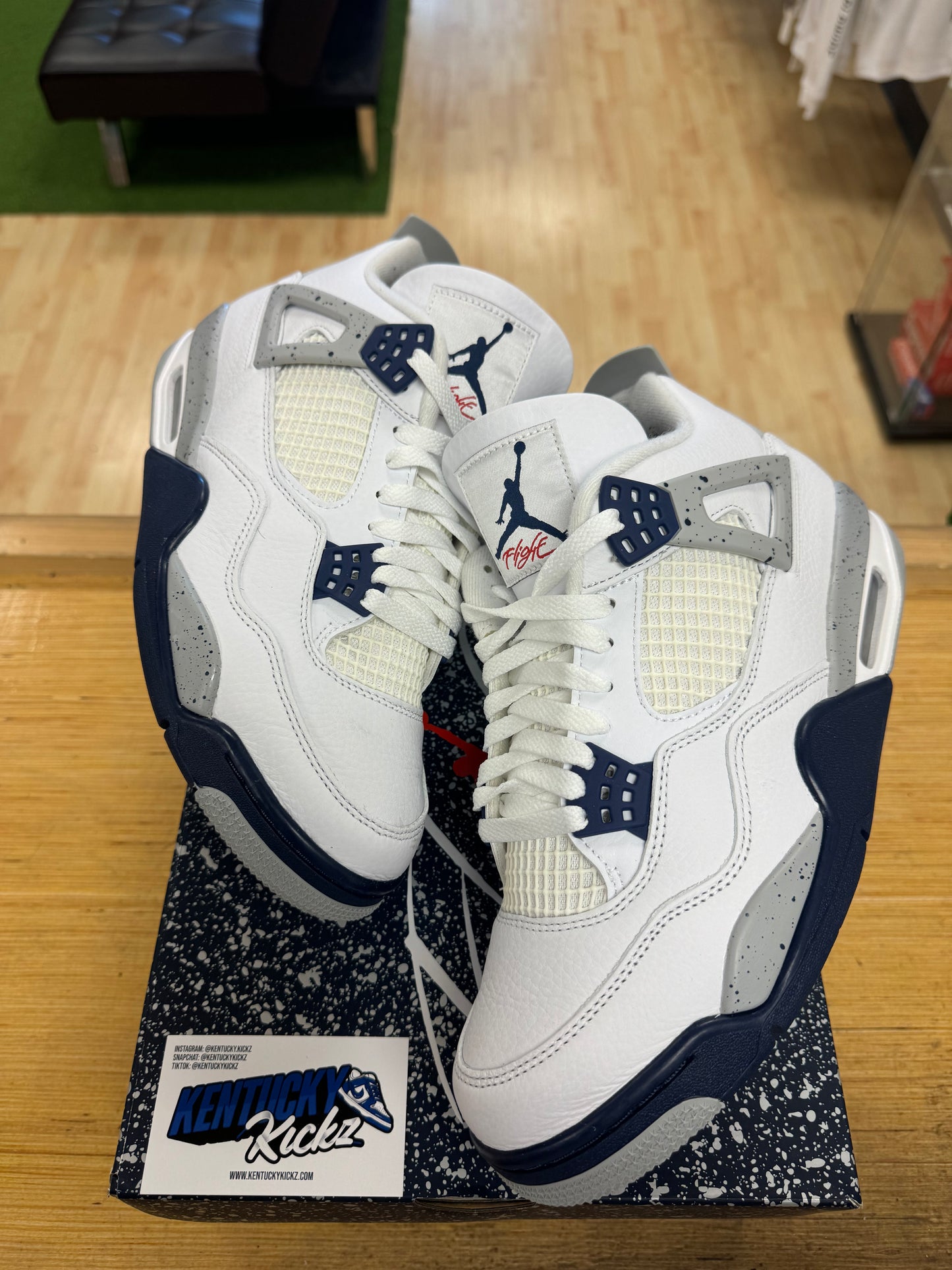 Jordan 4 Retro “Midnight Navy” (Sz 10)