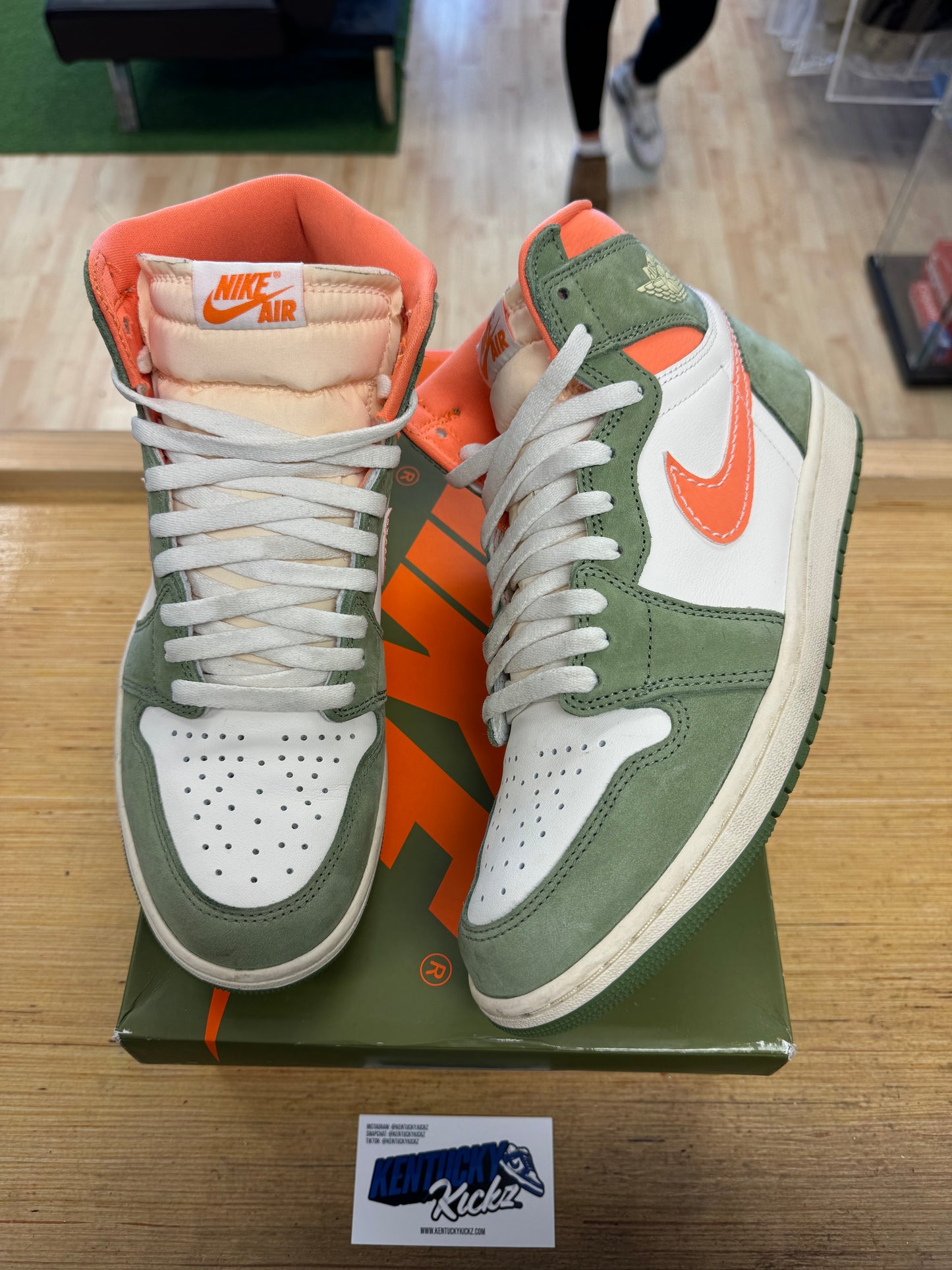 Jordan 1 Retro OG “Craft Celadon” (Sz 10)