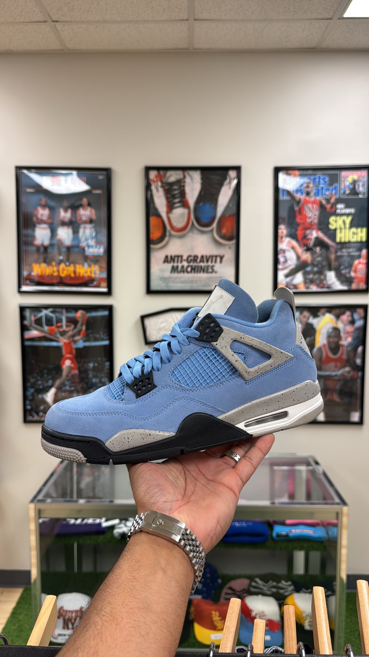 Jordan 4 Retro “University Blue” (Sz 10)