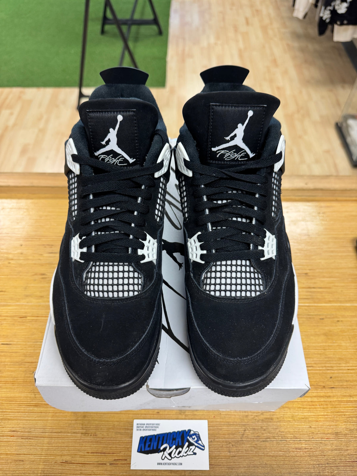 Jordan 4 Retro “White Thunder” (Sz 12)