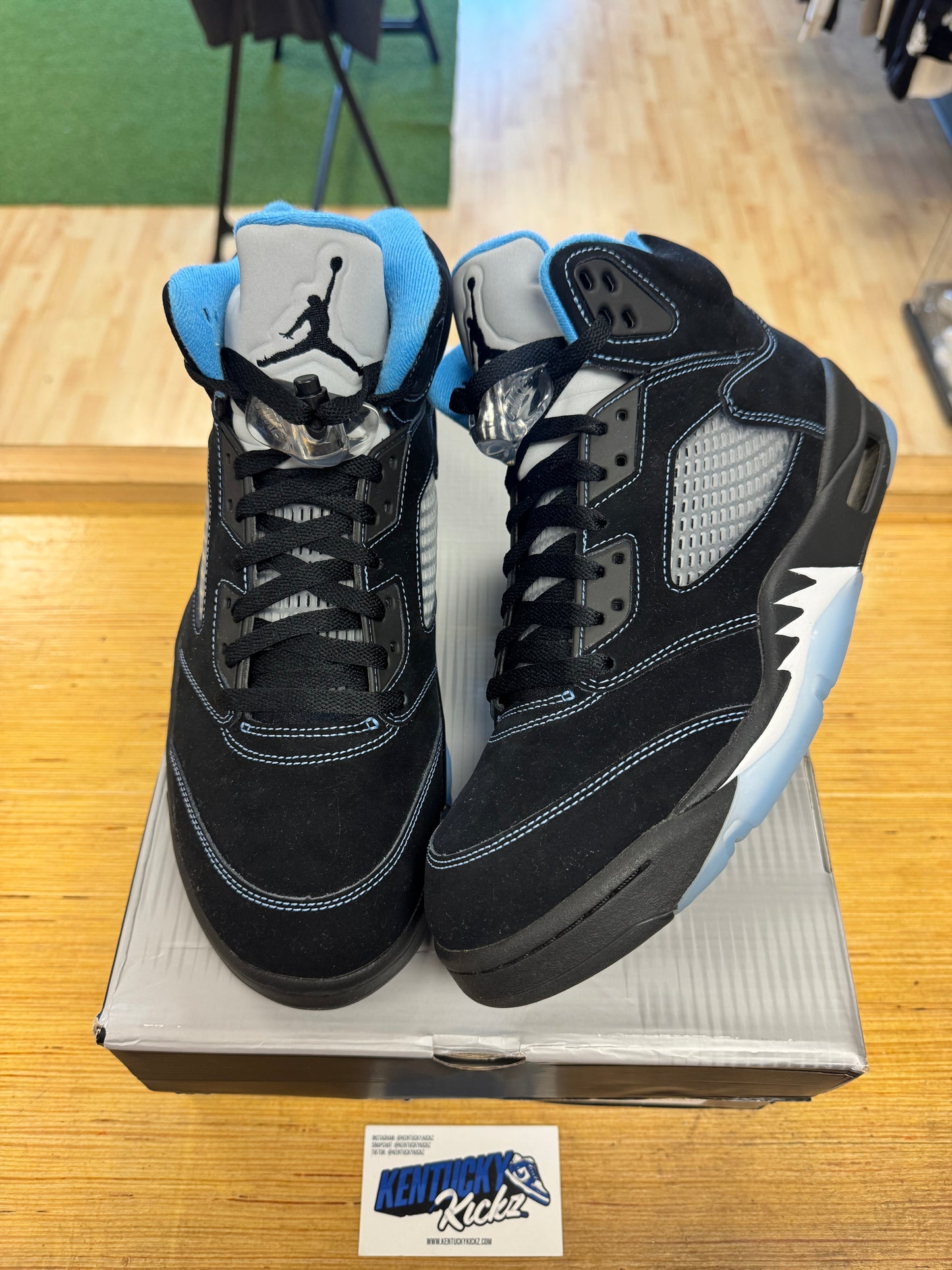 Jordan 5 Retro “Black University Blue” 2026 (Sz 11)