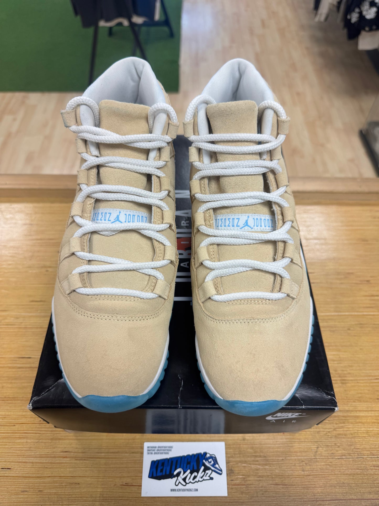 Jordan 11 Retro “H-Town” (Sz 11)