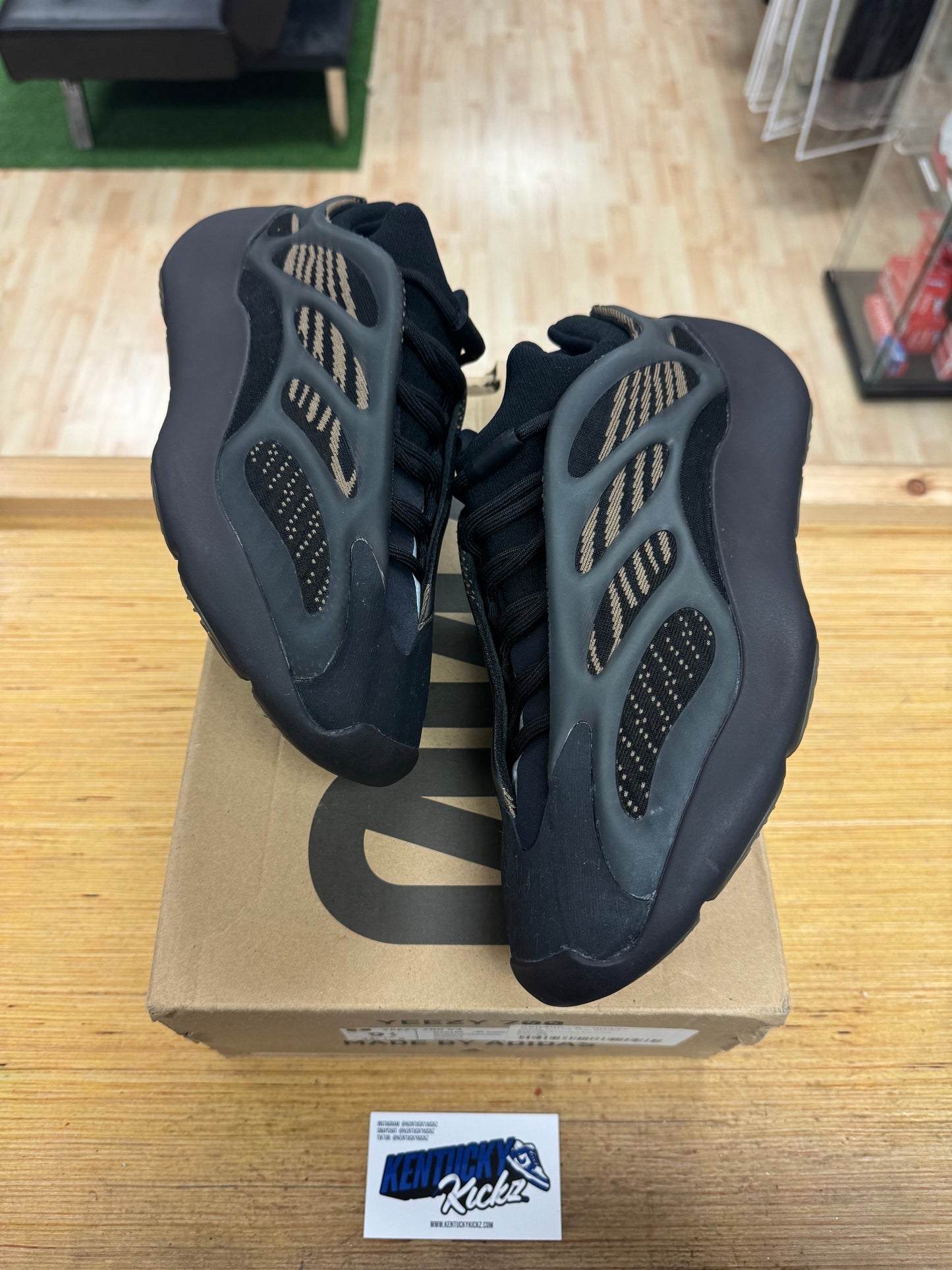 Yeezy 700 V3 “Clay Brown” (Sz 9.5)