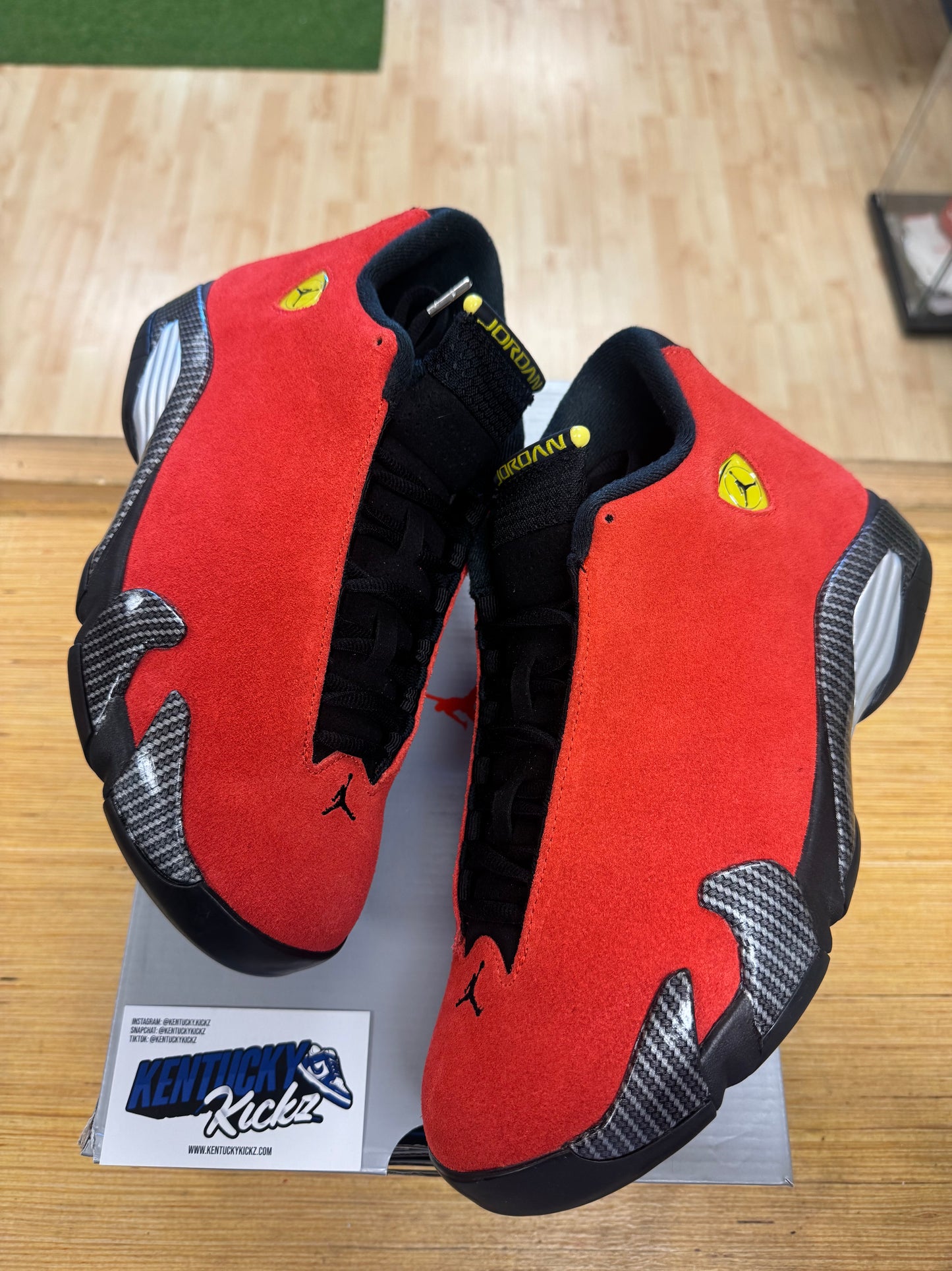 Jordan 14 Retro “Ferrari” 2025 (Sz 8.5)