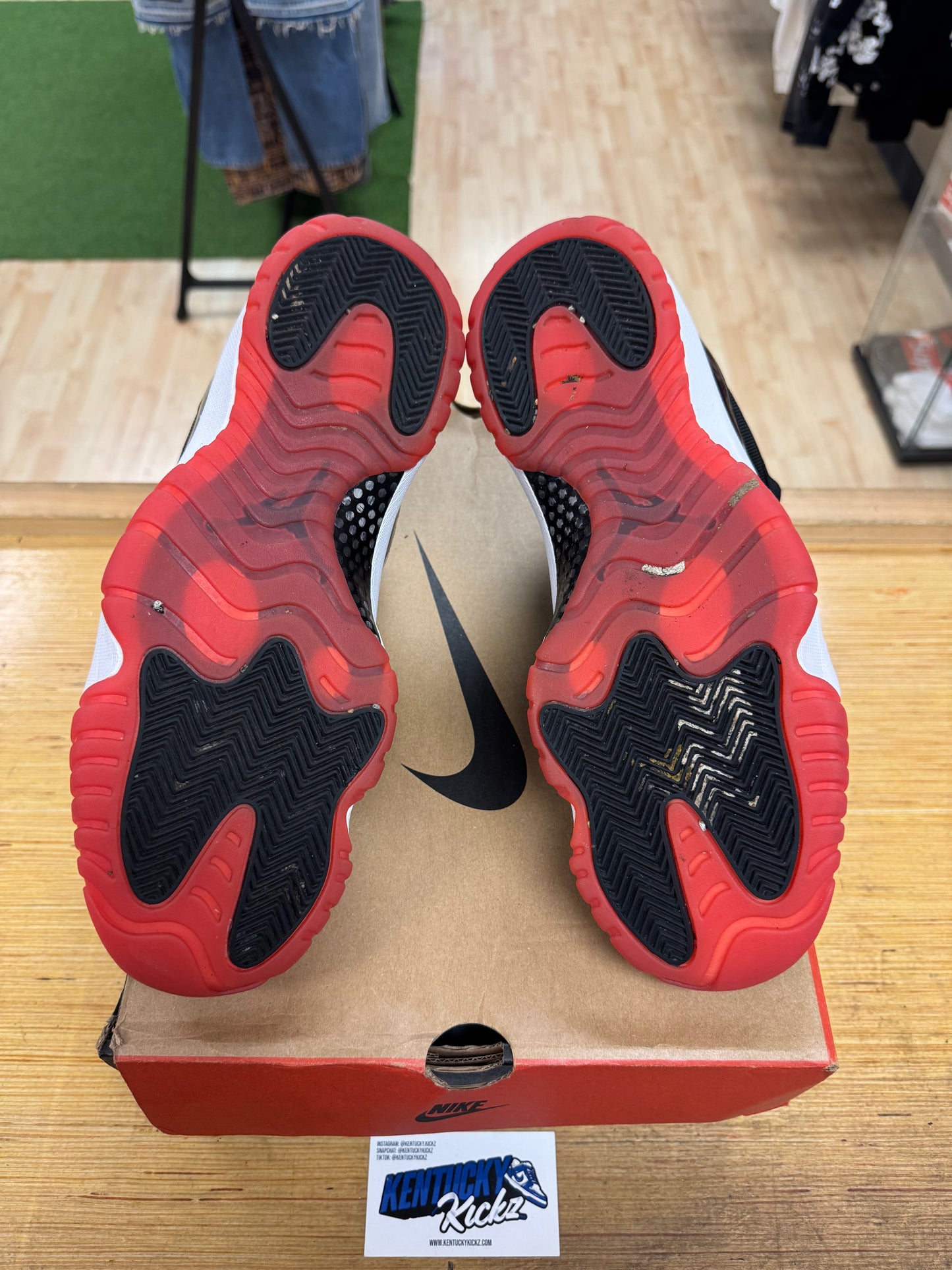 Jordan 11 Retro Low “Bred” 2025 (Sz 12)