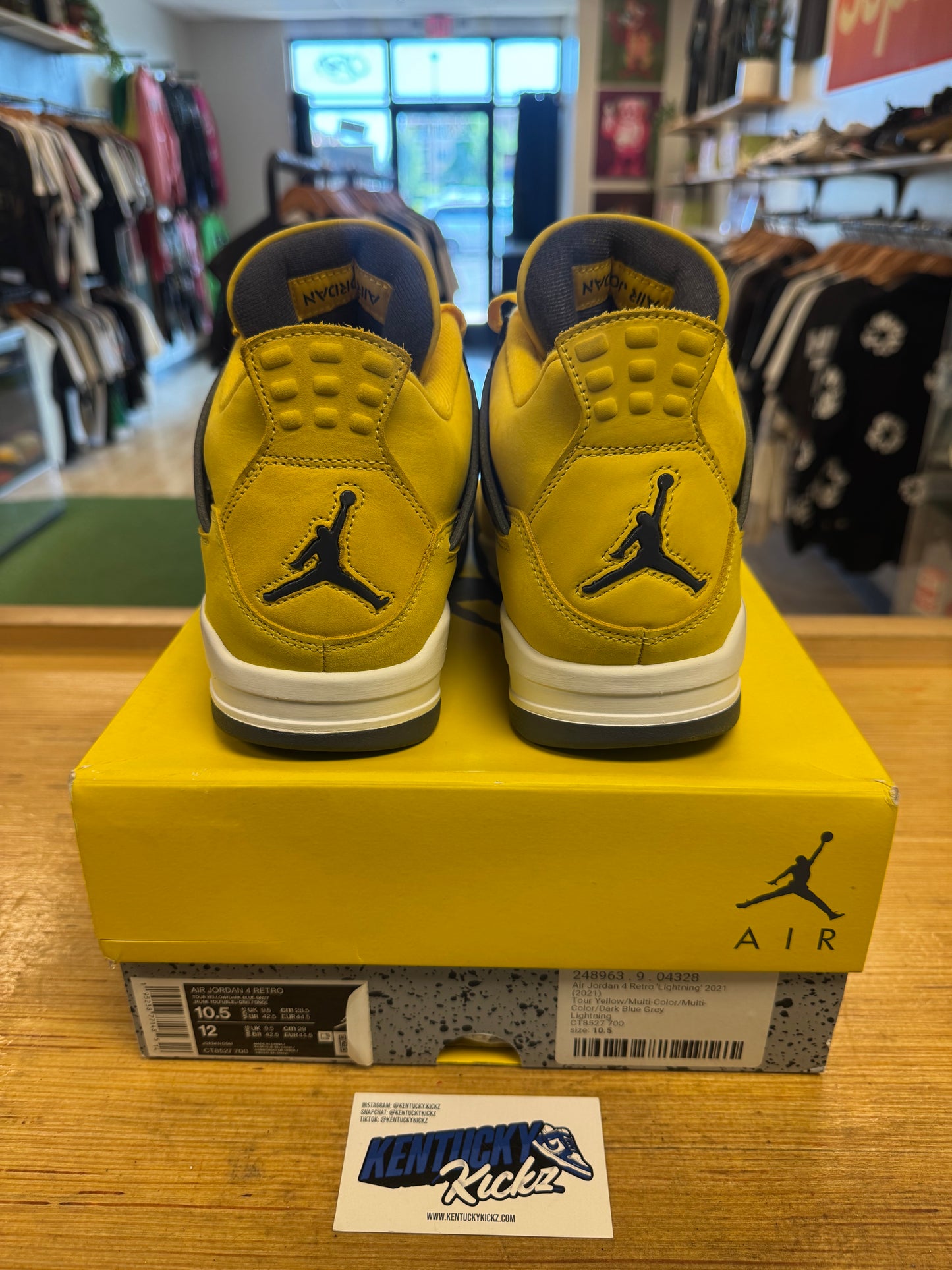 Jordan 4 Retro “Lightning” 2021 (Sz 10.5)