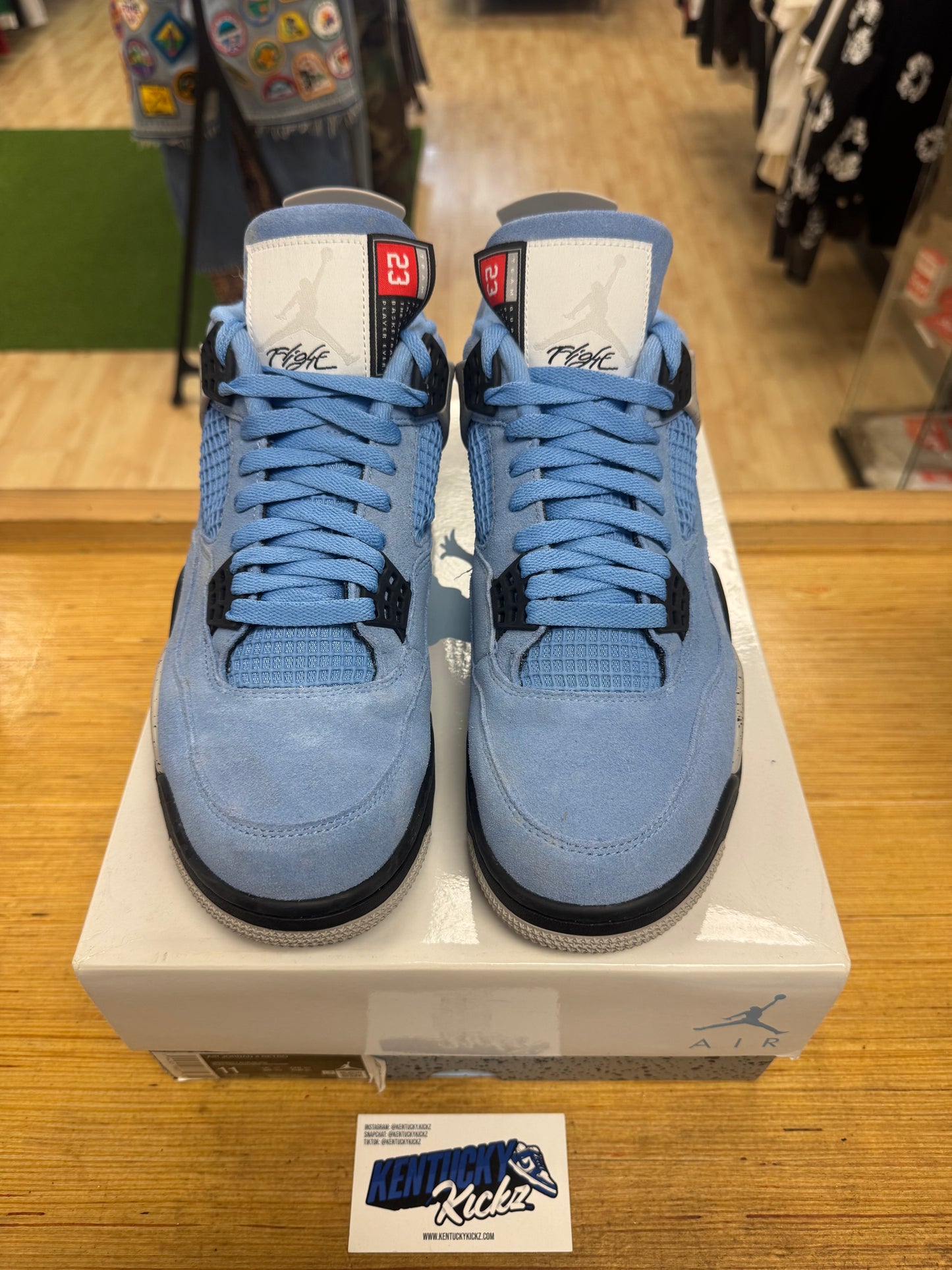 Jordan 4 Retro “University Blue” (Sz 11)