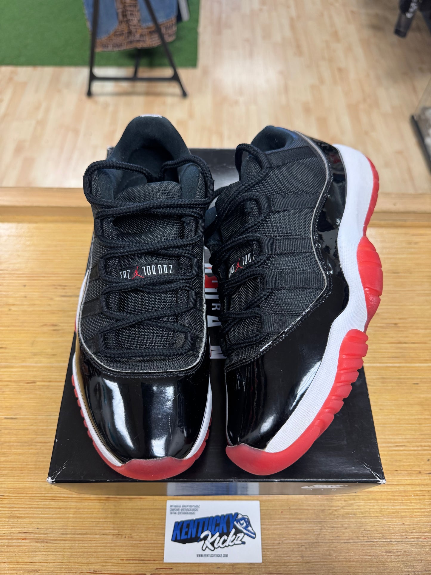 Jordan 11 Retro Low “Bred” 2025 (Sz 7.5)