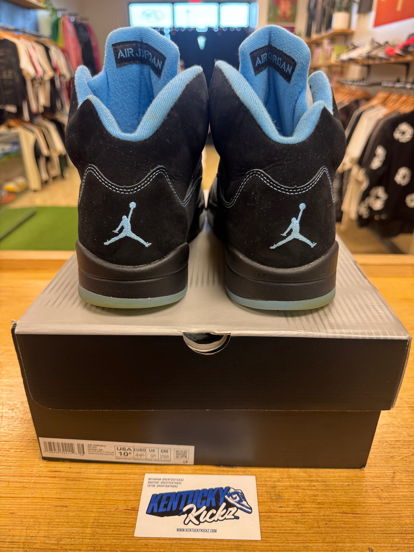 Jordan 5 Retro “Black University Blue” 2026 (Sz 10.5)