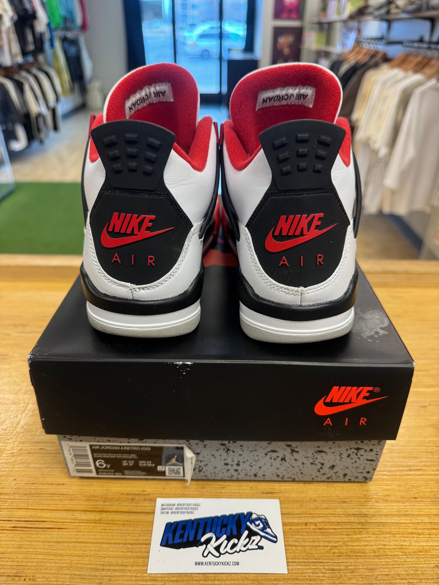 Jordan 4 Retro “Fire Red” 2020 (Sz 6Y)