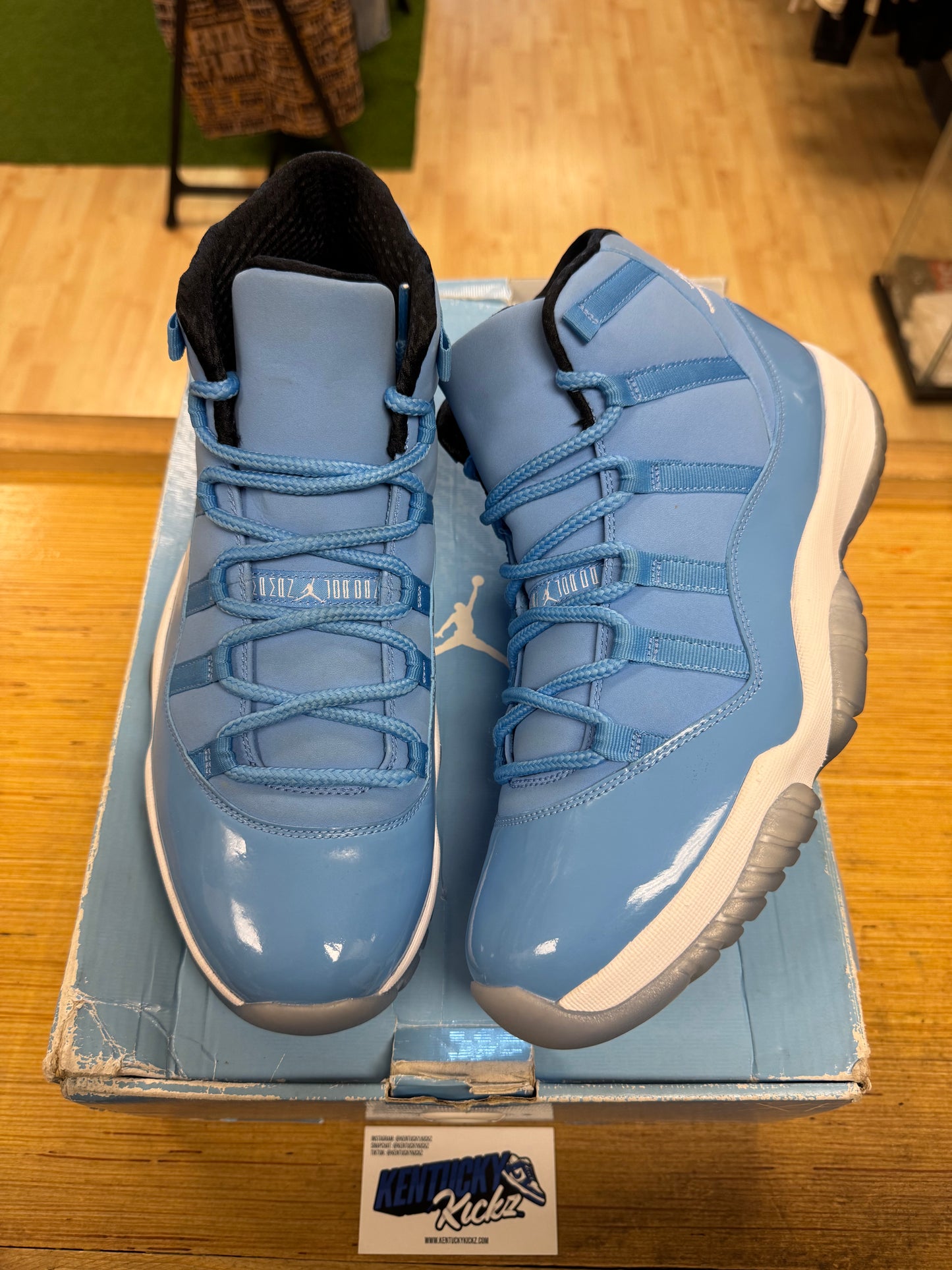 Jordan 11 Retro “Pantone” (Sz 11.5)