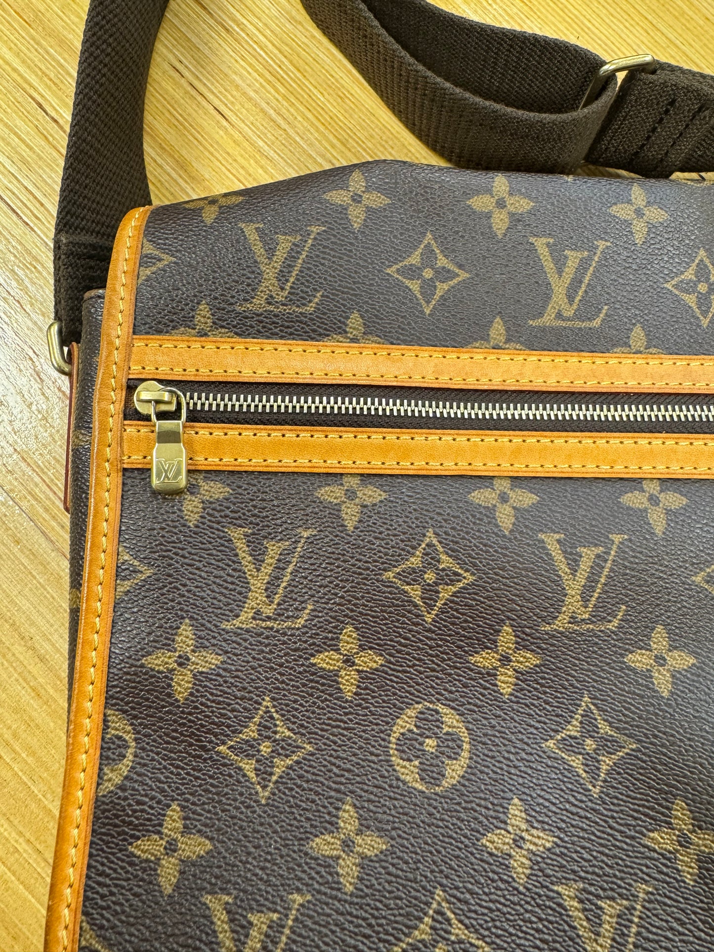 “Vintage” Bosphore Messenger (Monogram Canvas)