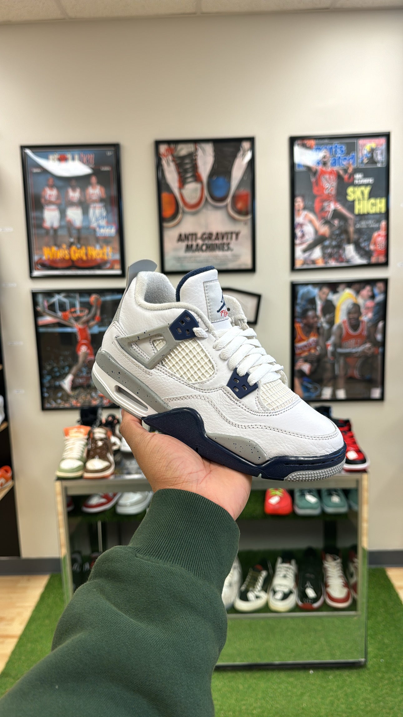 Jordan 4 Retro “Midnight Navy” (Sz 4.5Y)