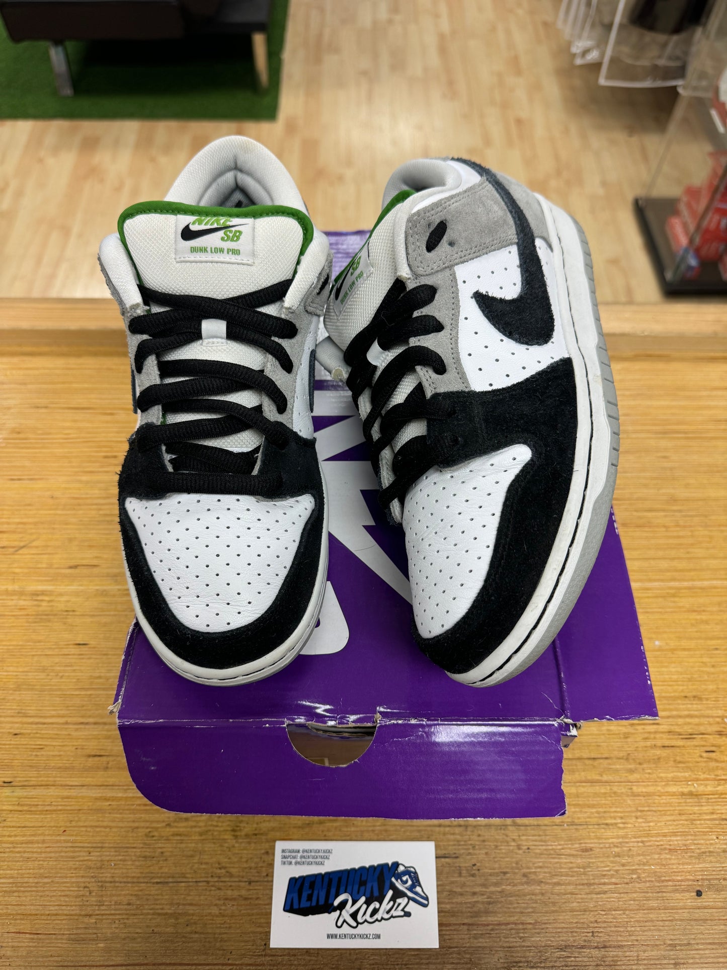 SB Dunk Low “Chlorophyll” (Sz 8.5)