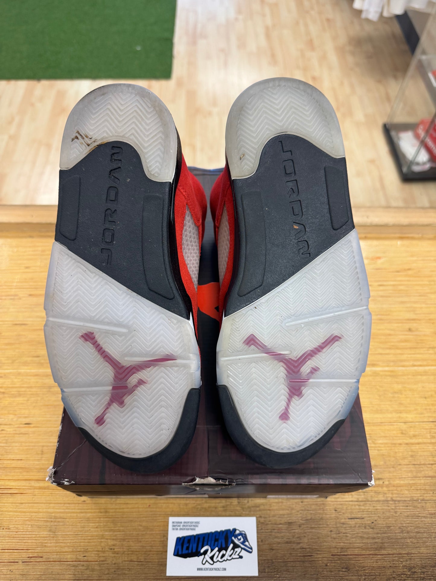 Jordan 5 Retro “Raging Bull” 2021 (Sz 9)